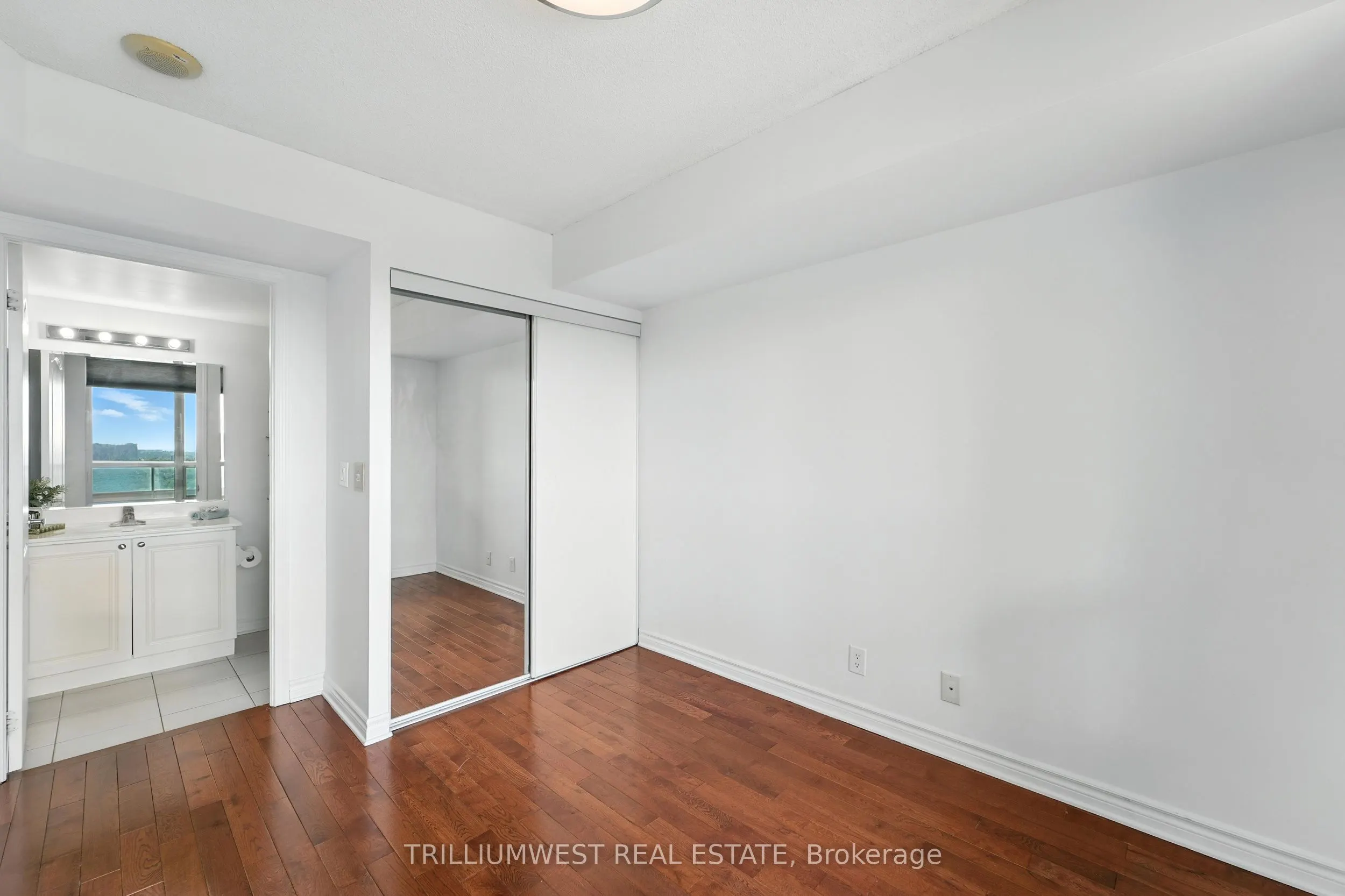 17 Barberry Place, #2111