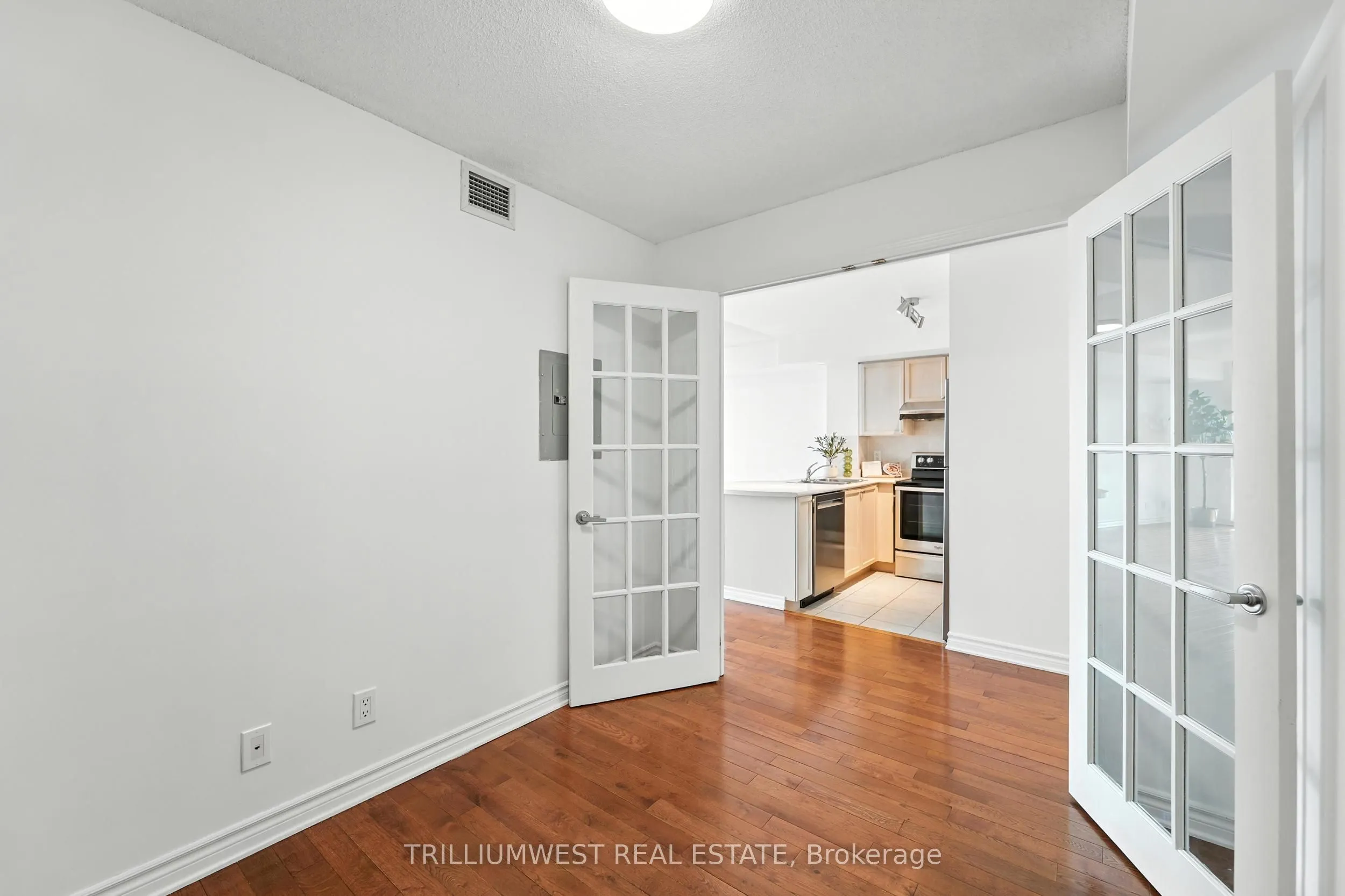17 Barberry Place, #2111