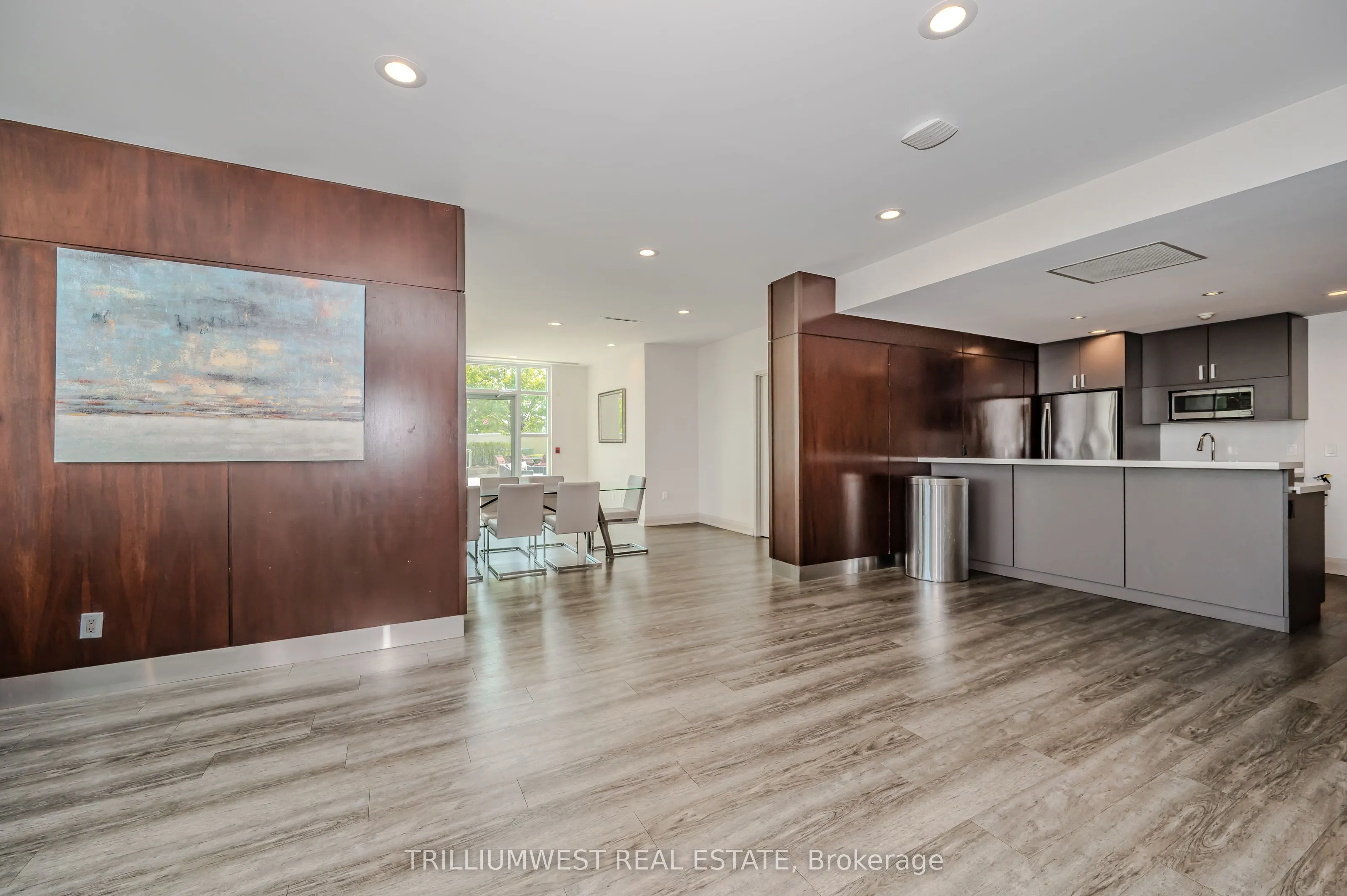 17 Barberry Place, #2111