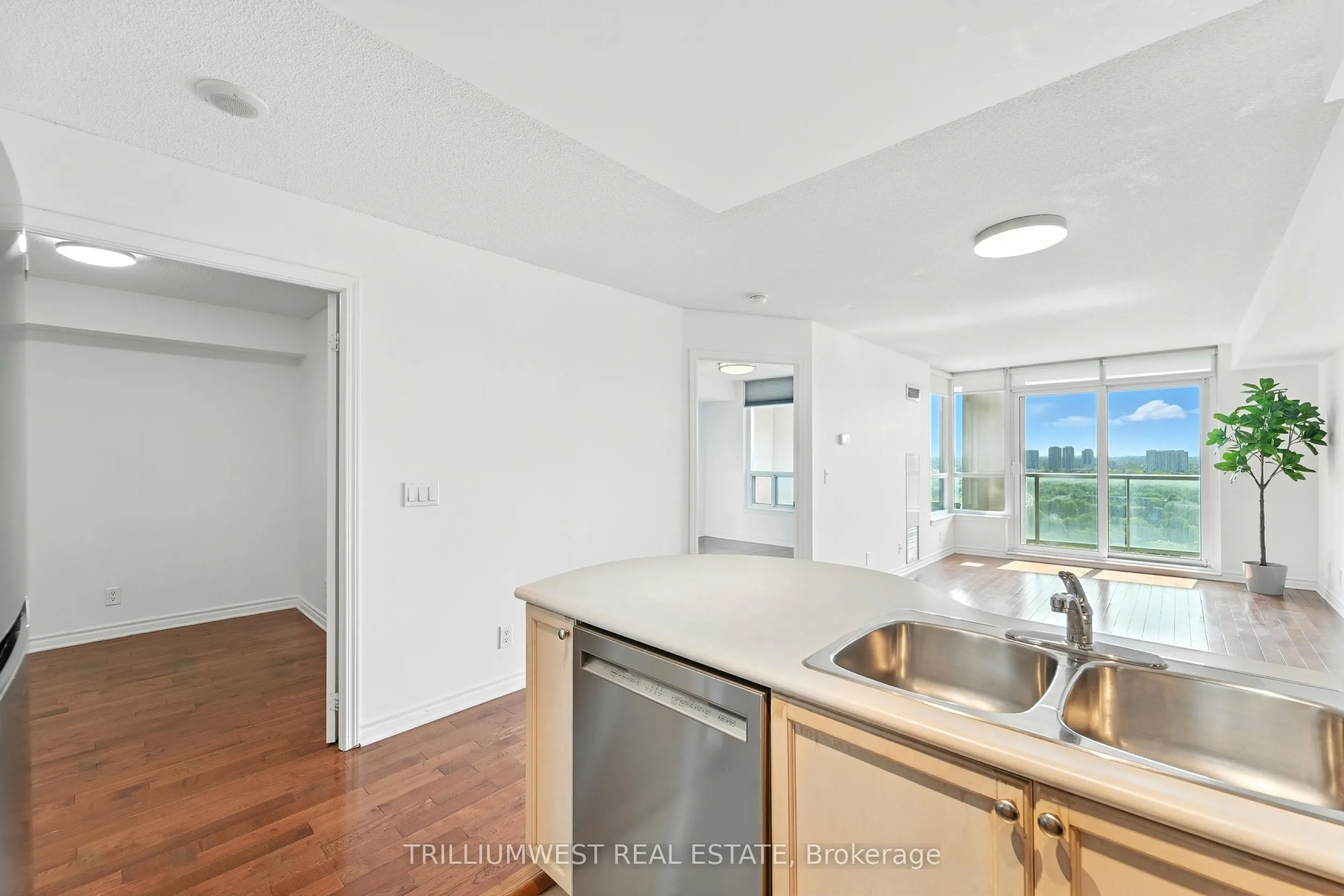 17 Barberry Place, #2111