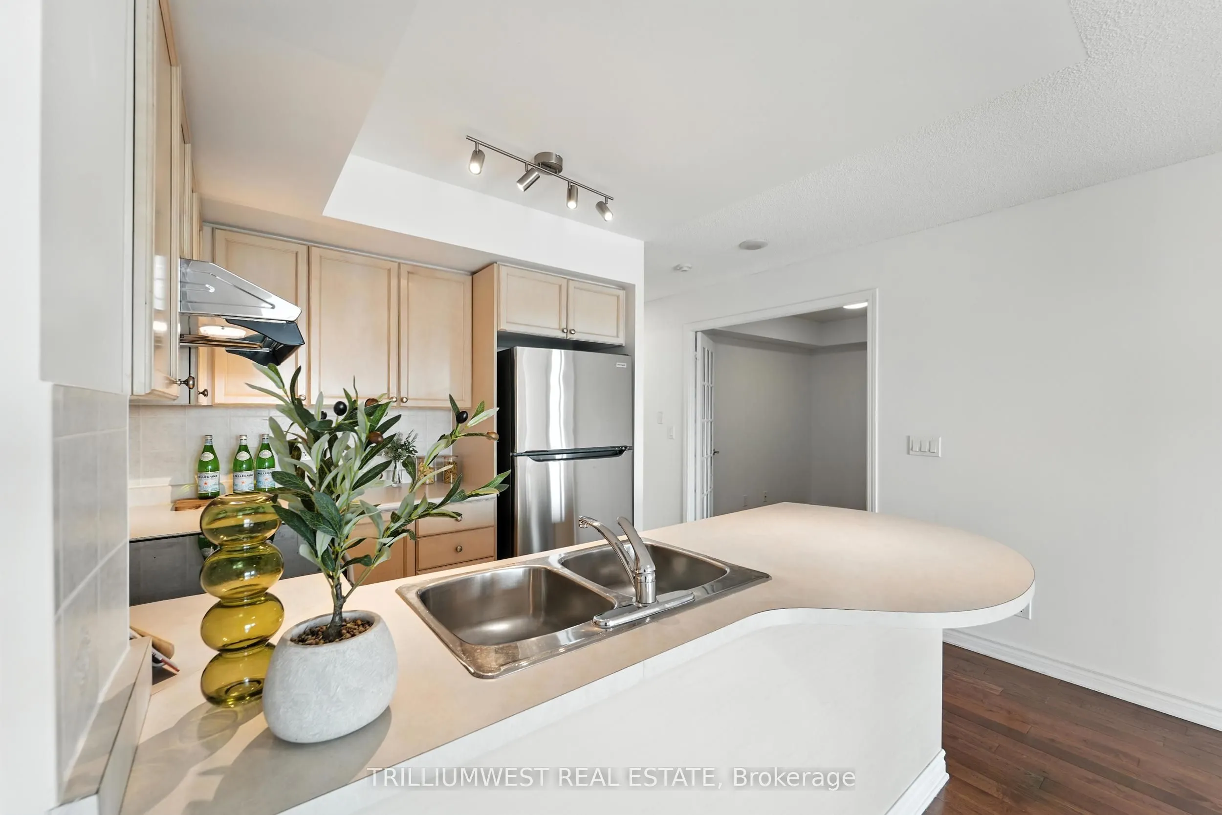 17 Barberry Place, #2111