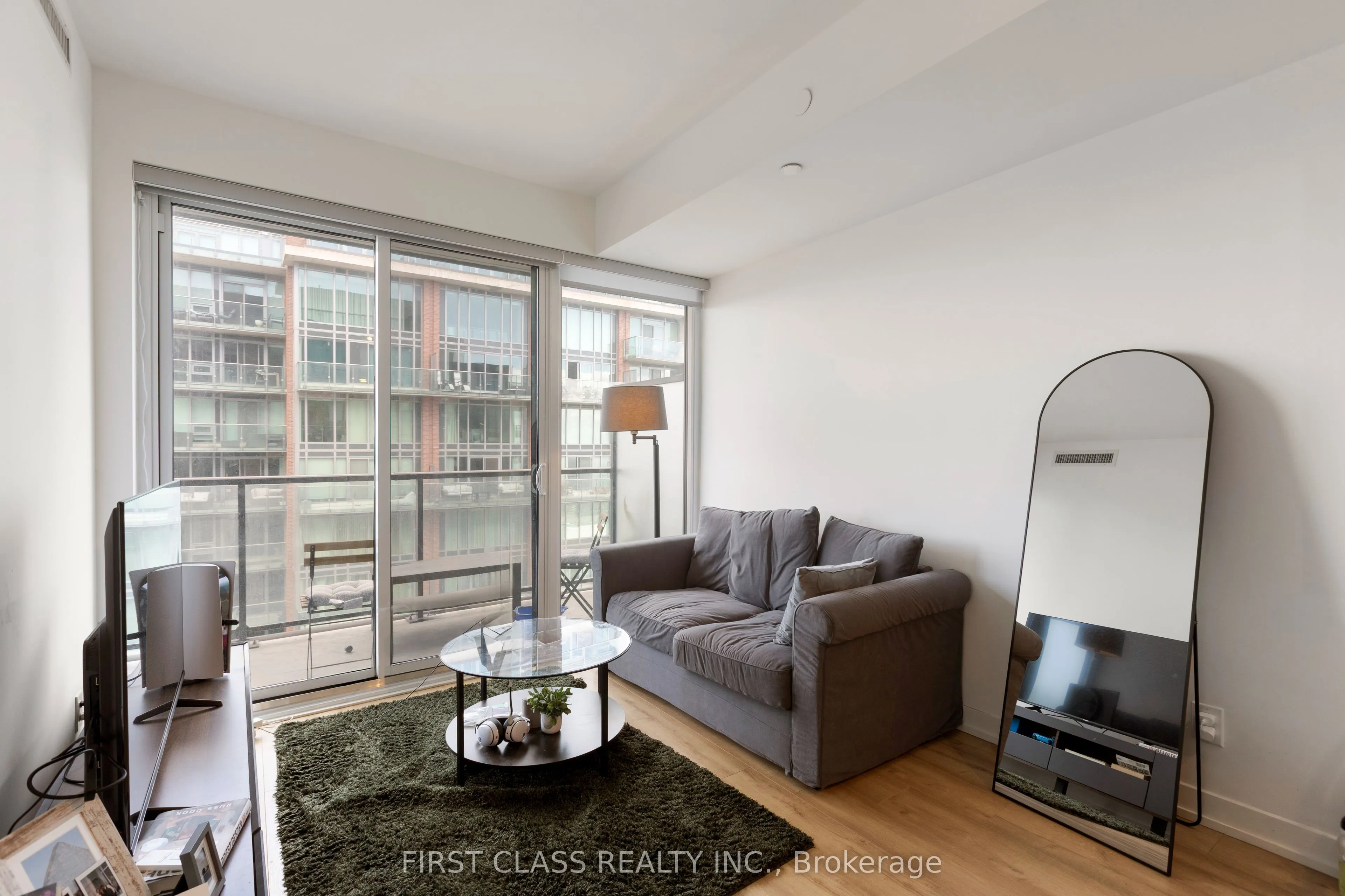 135 East Liberty Street, #2606