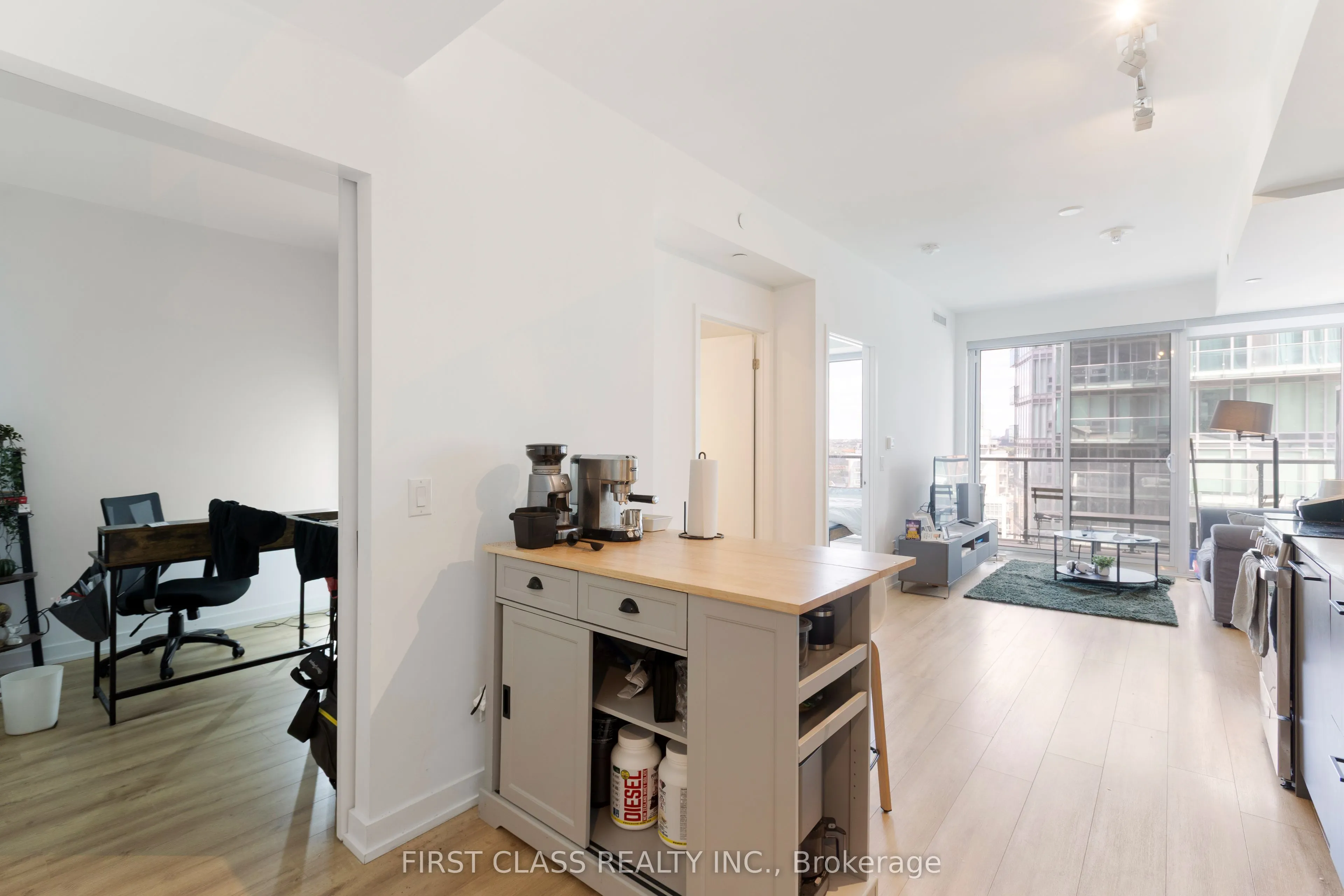 135 East Liberty Street, #2606
