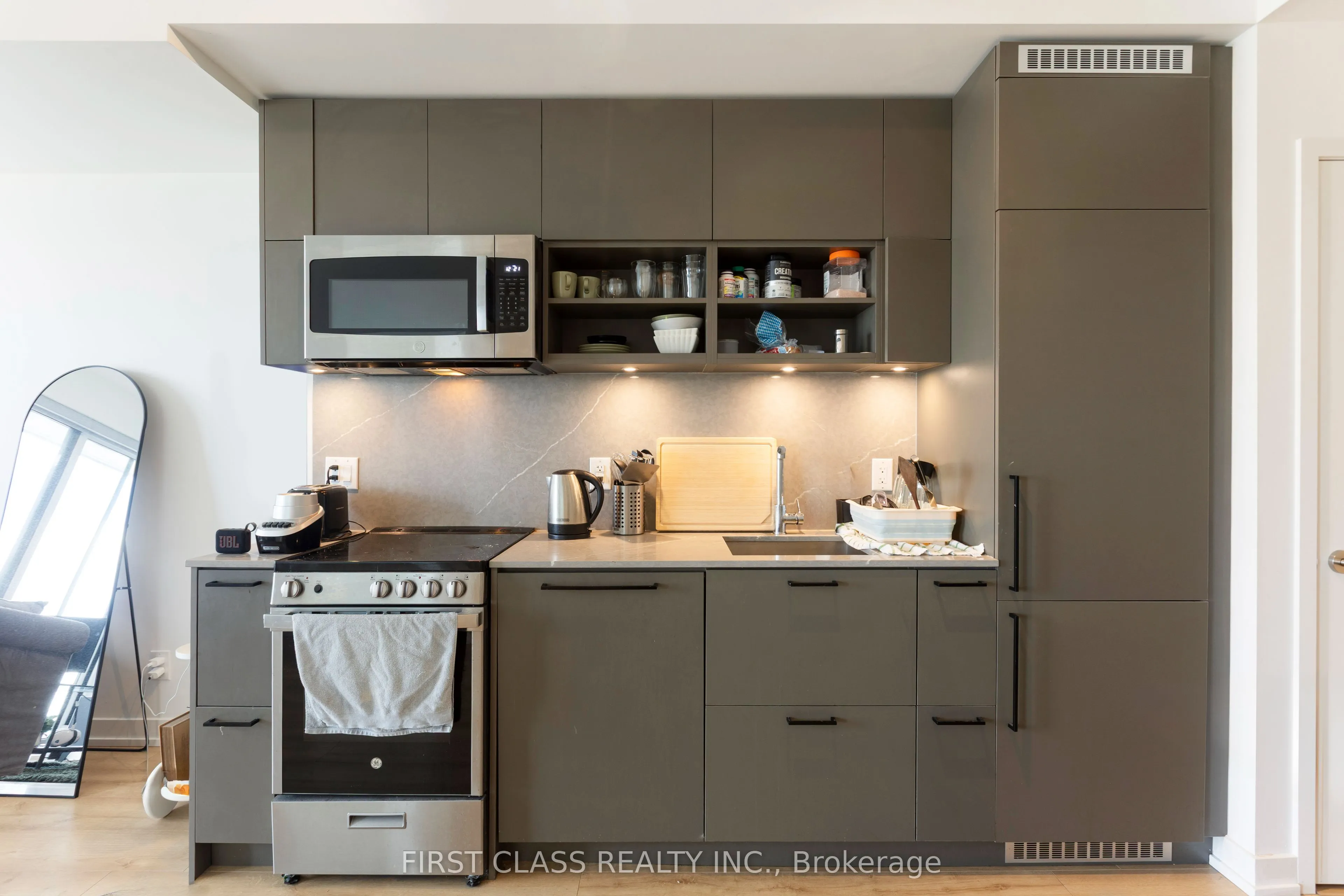 135 East Liberty Street, #2606