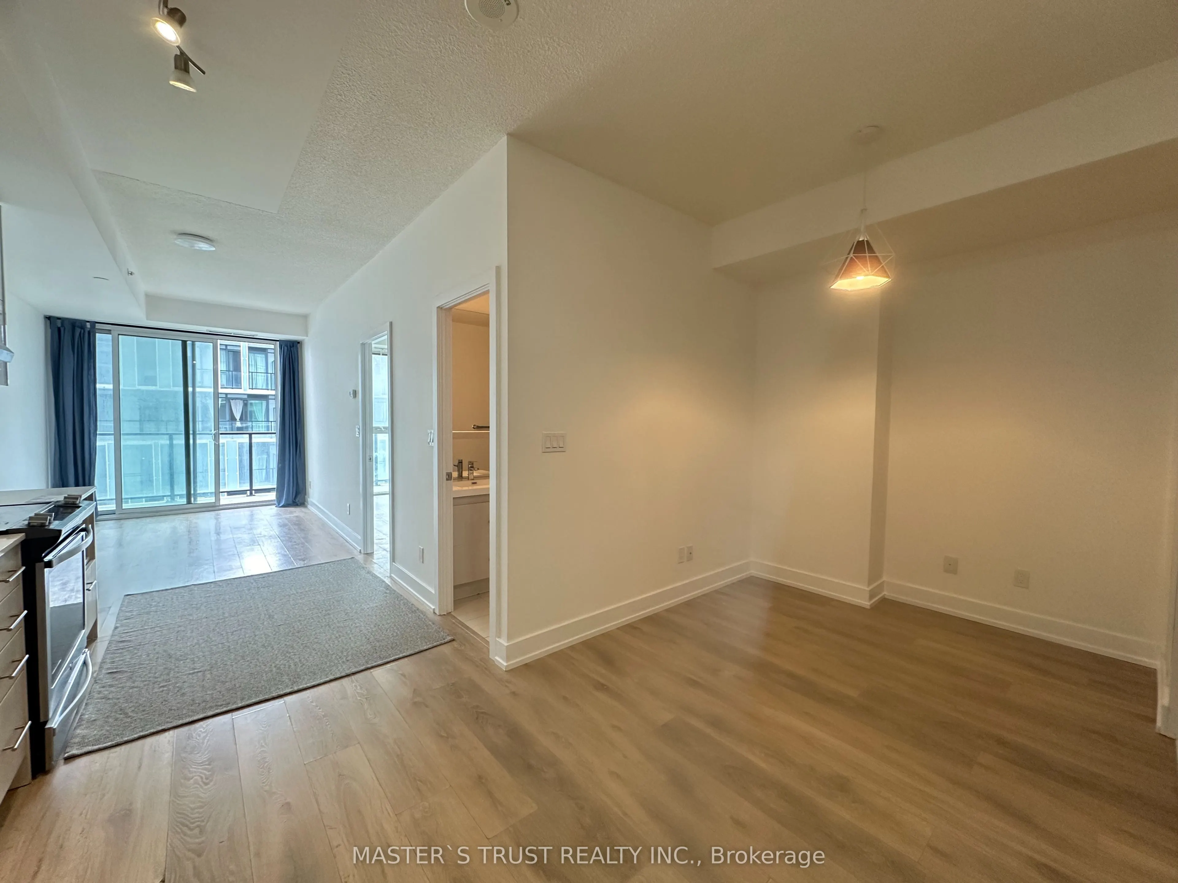 150 Fairview Mall Drive, #1504