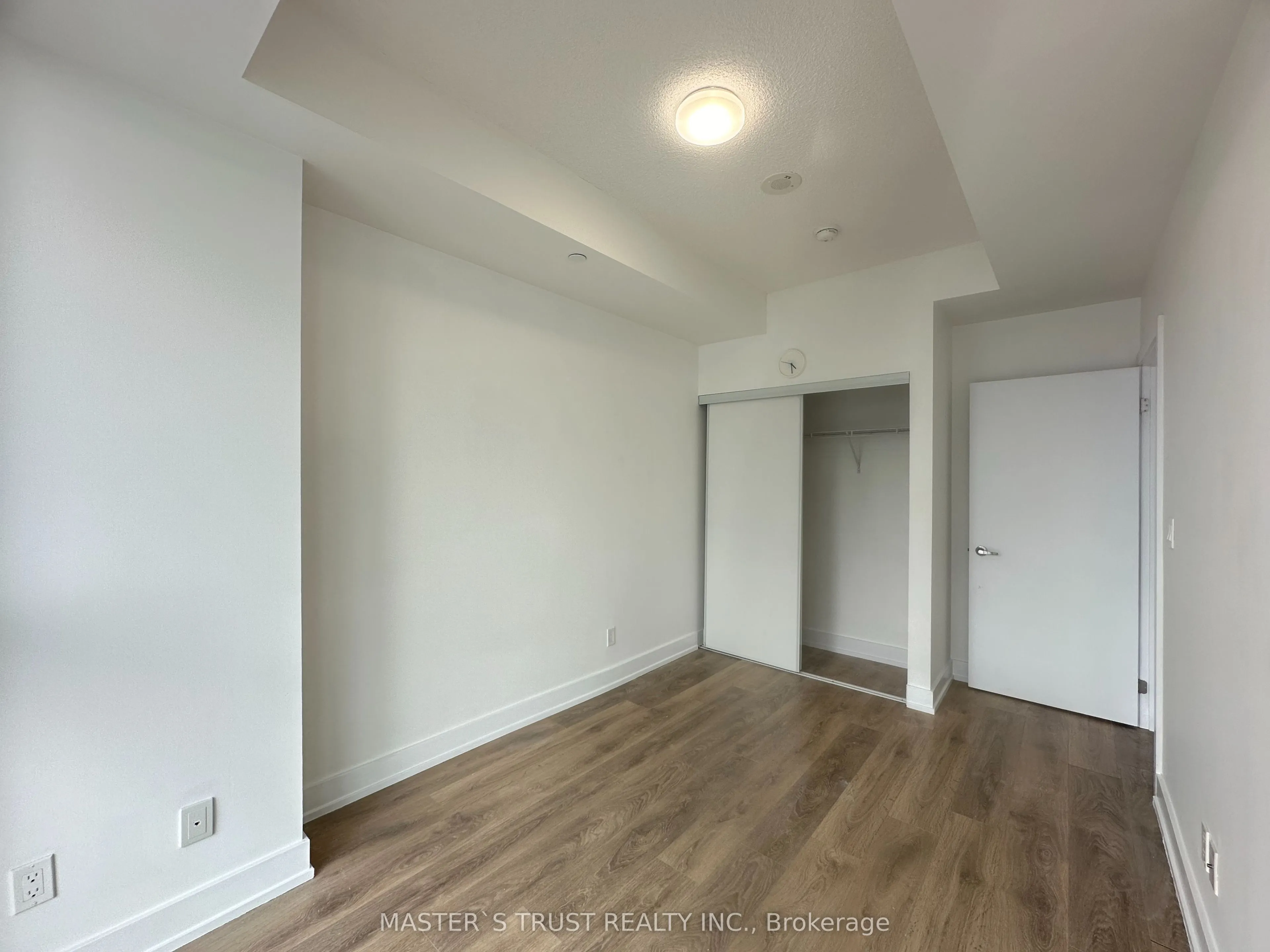150 Fairview Mall Drive, #1504