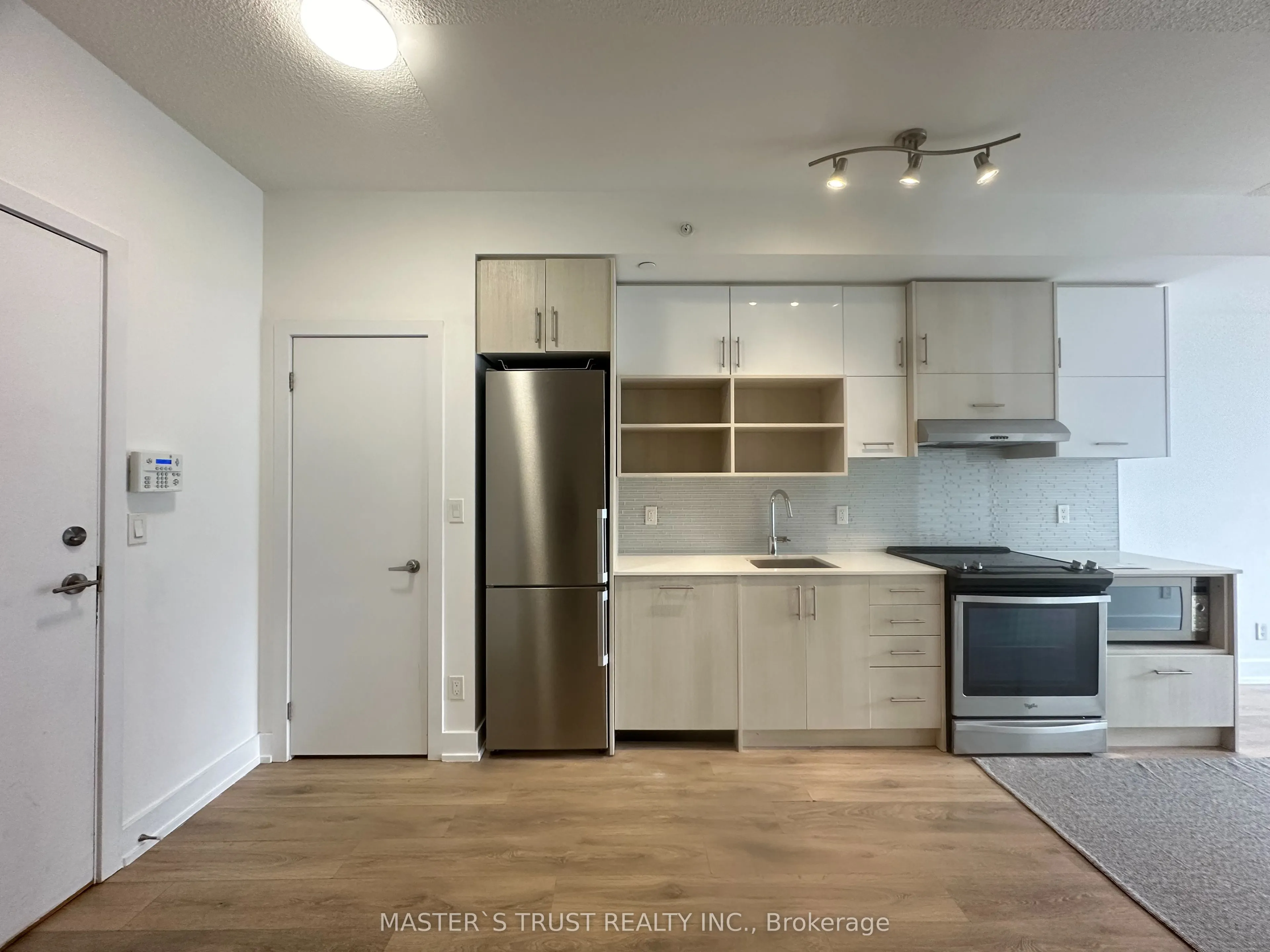 150 Fairview Mall Drive, #1504