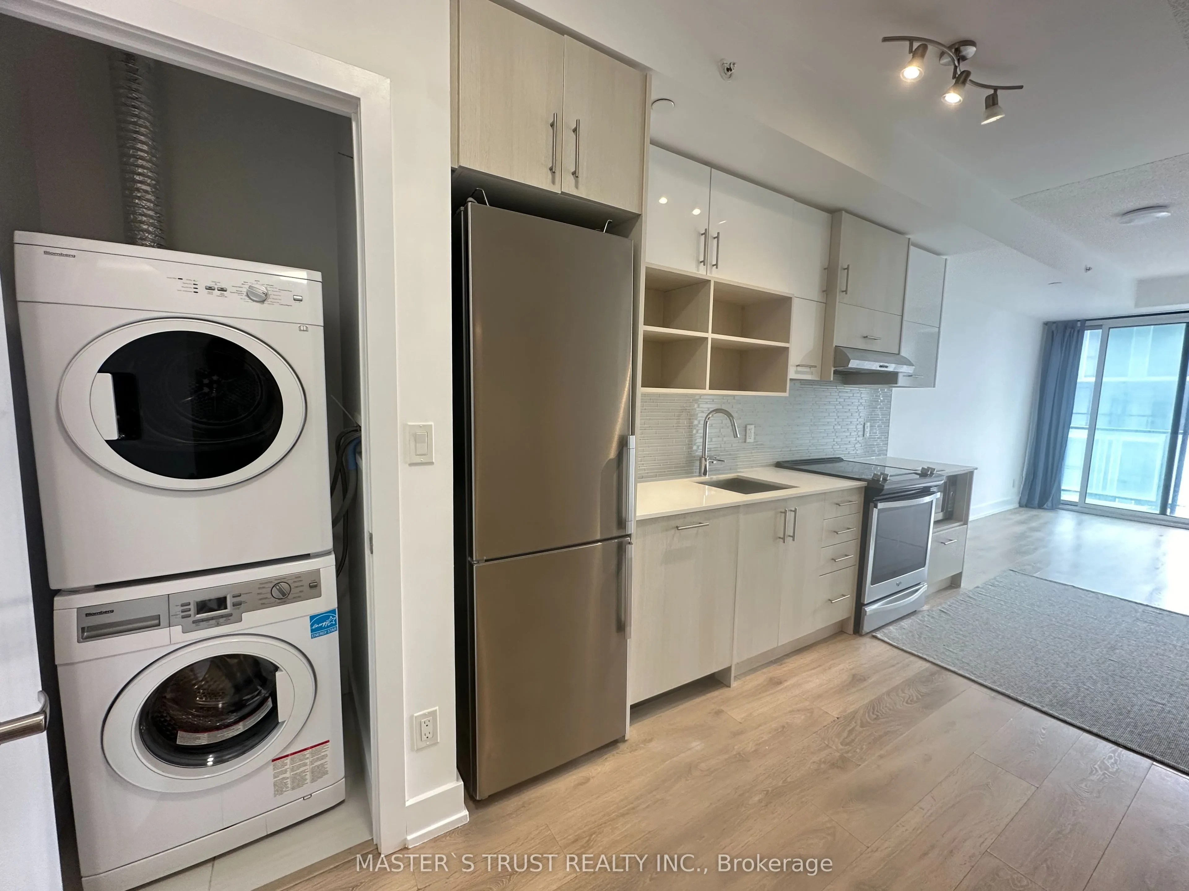 150 Fairview Mall Drive, #1504