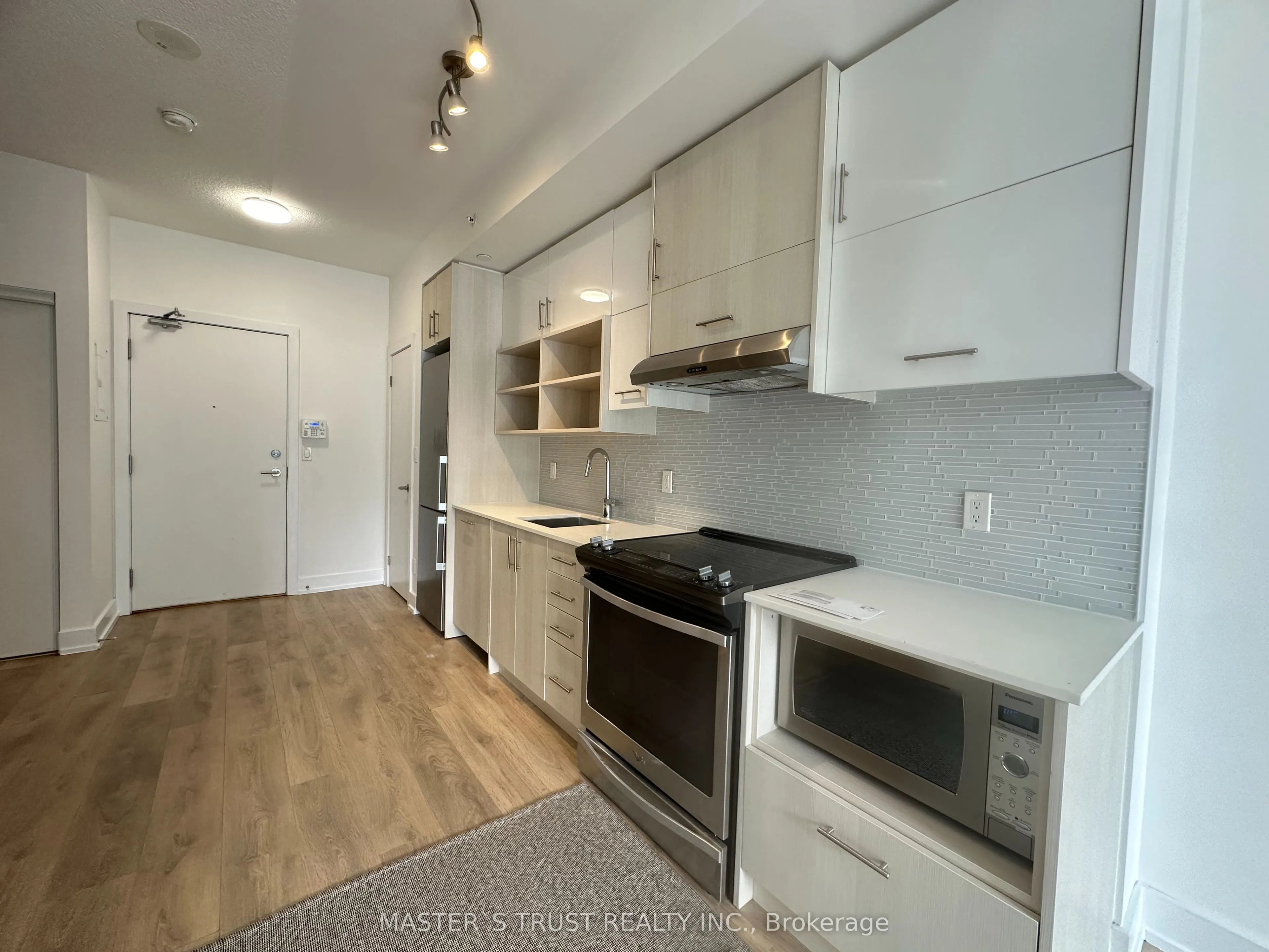 150 Fairview Mall Drive, #1504