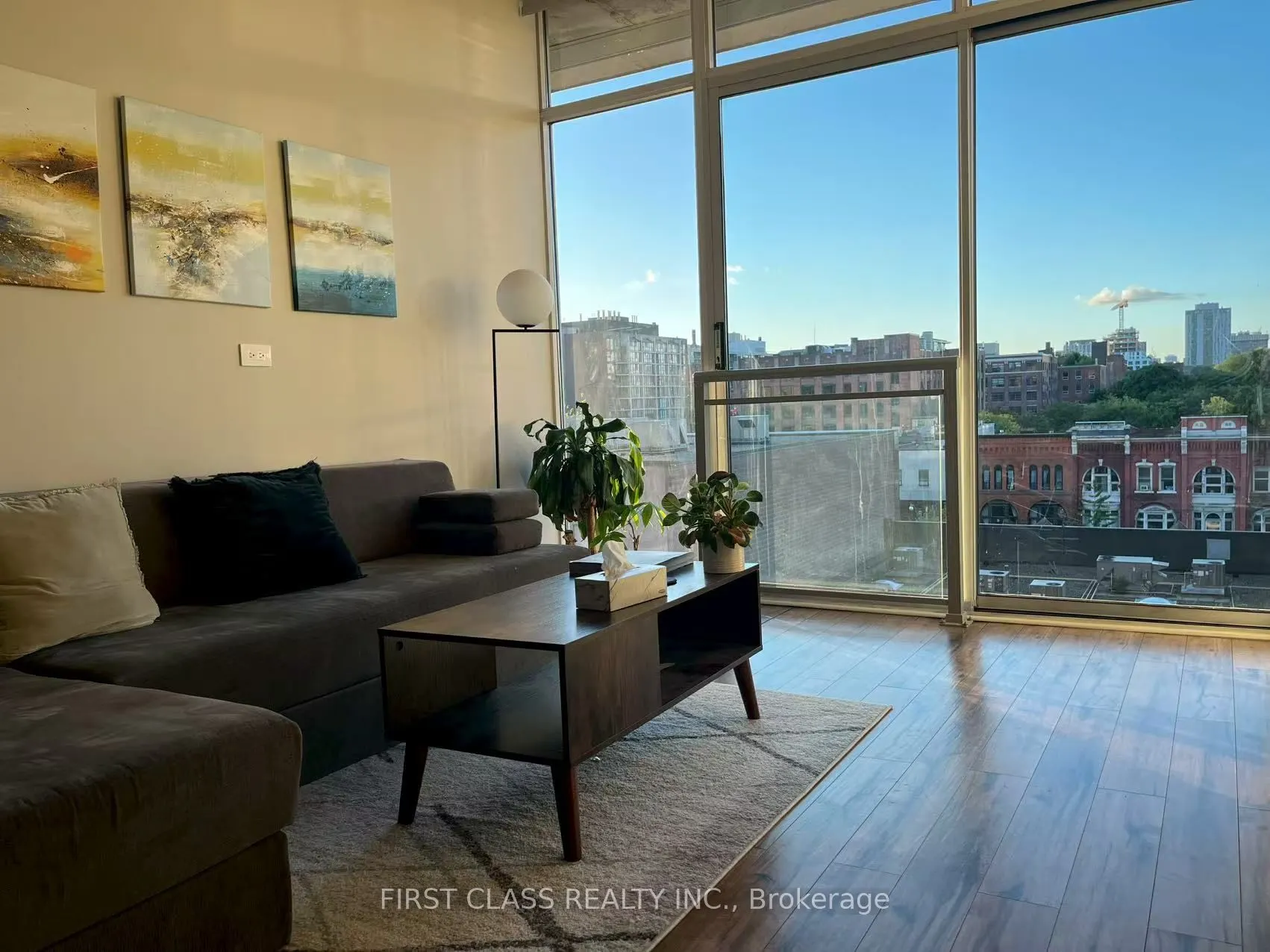 388 Richmond Street W, #533