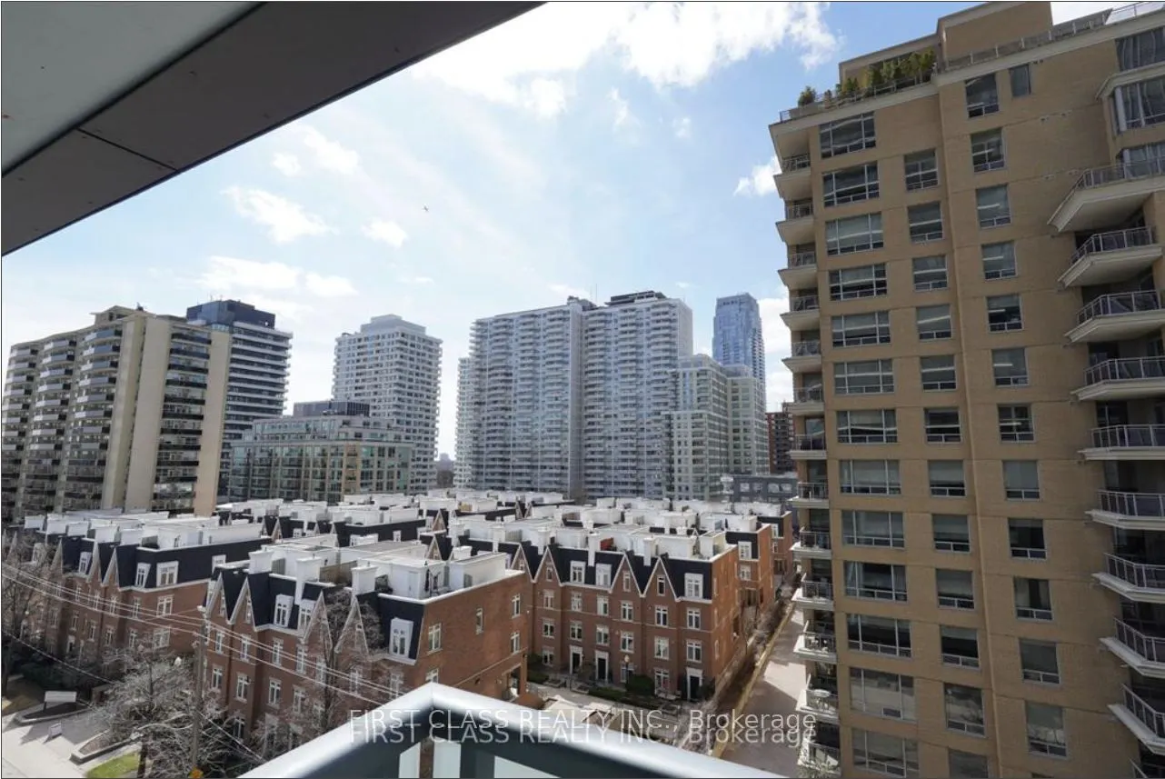 125 Redpath Avenue, #712