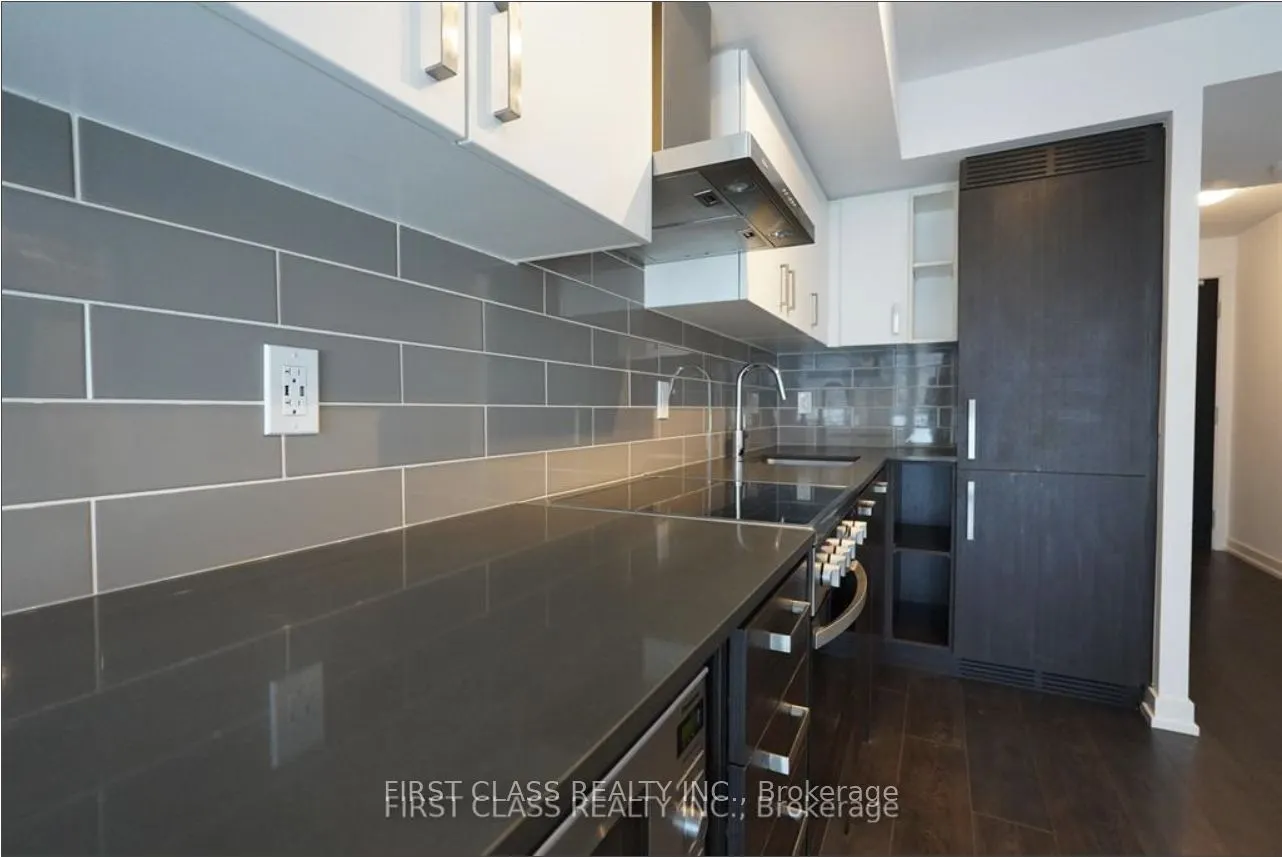 125 Redpath Avenue, #712