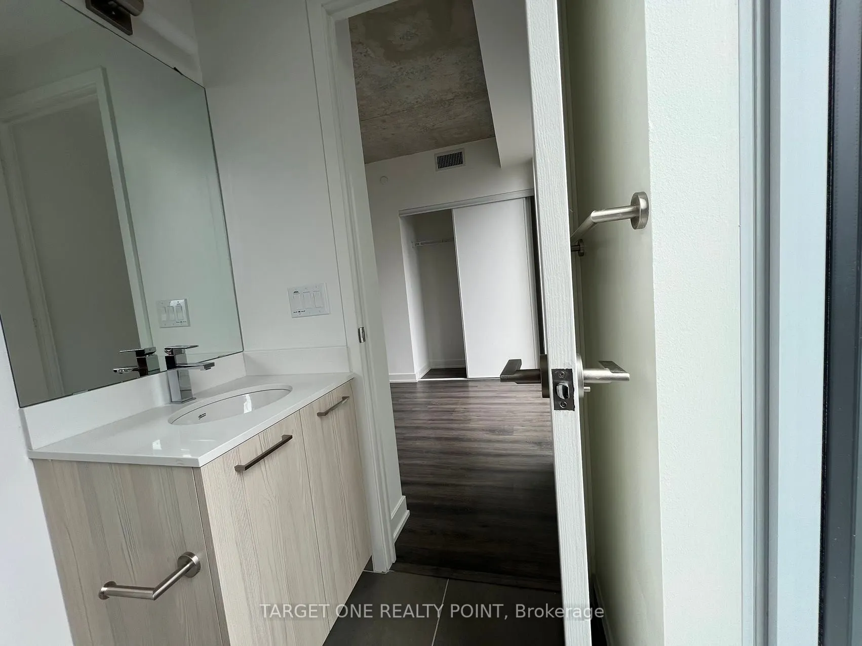 65 Mutual St, #2601