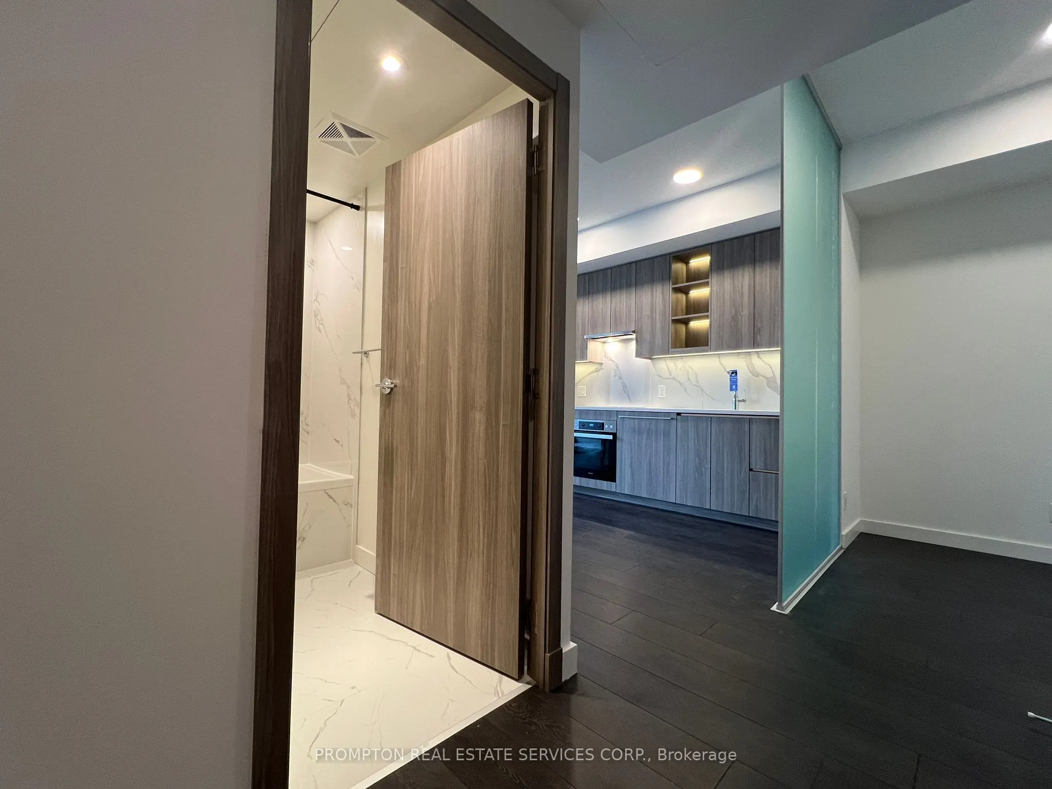 27 Mcmahon Drive, #307