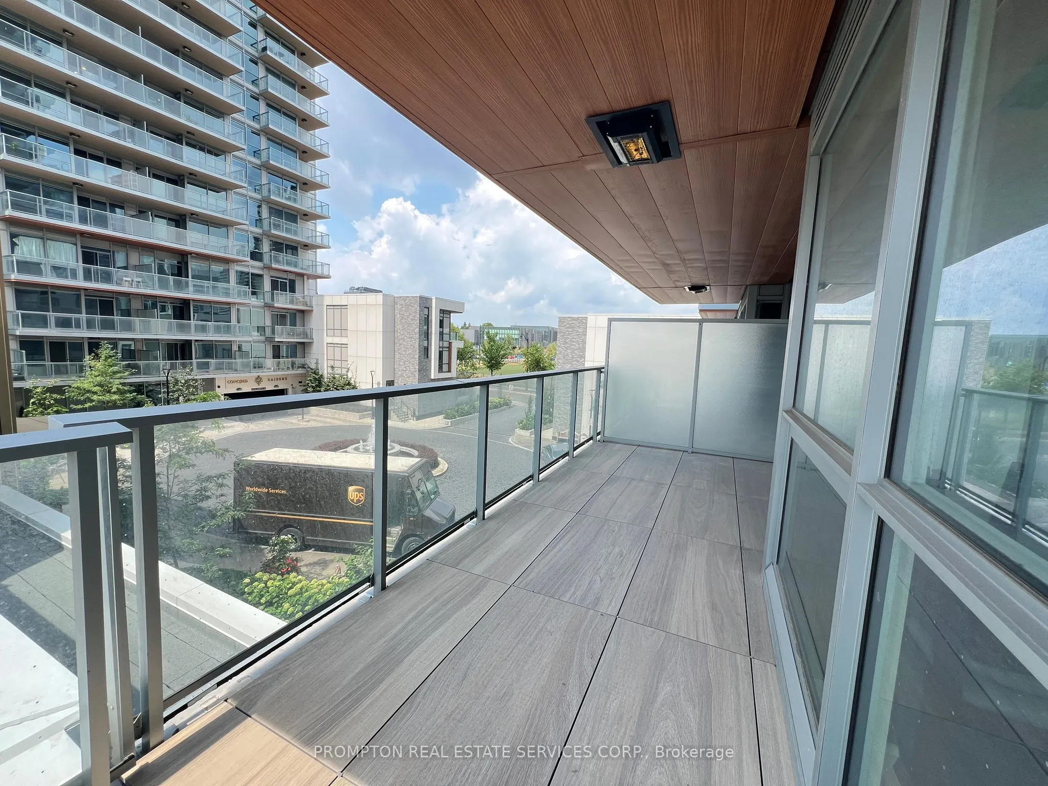 27 Mcmahon Drive, #307