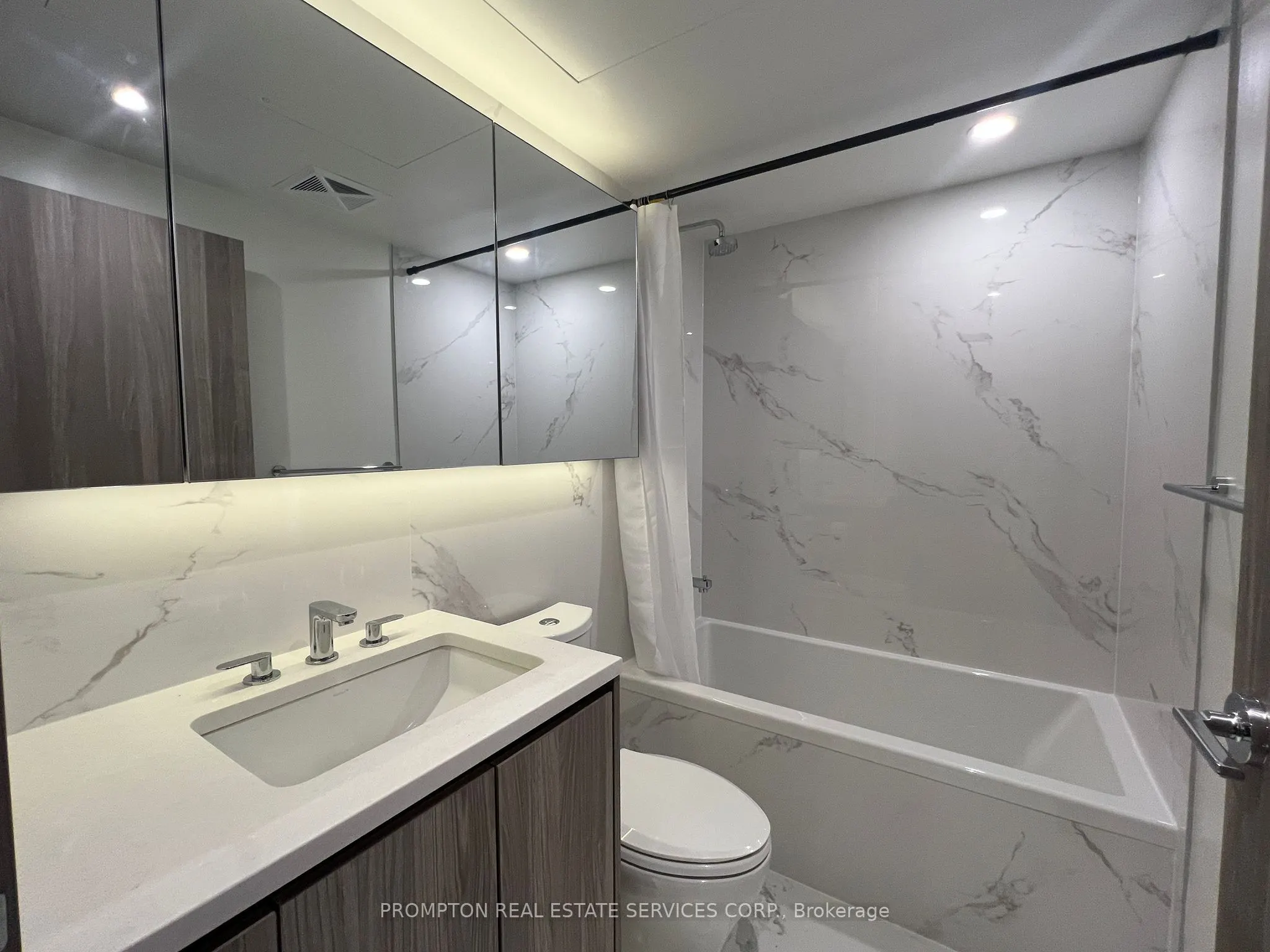 27 Mcmahon Drive, #307