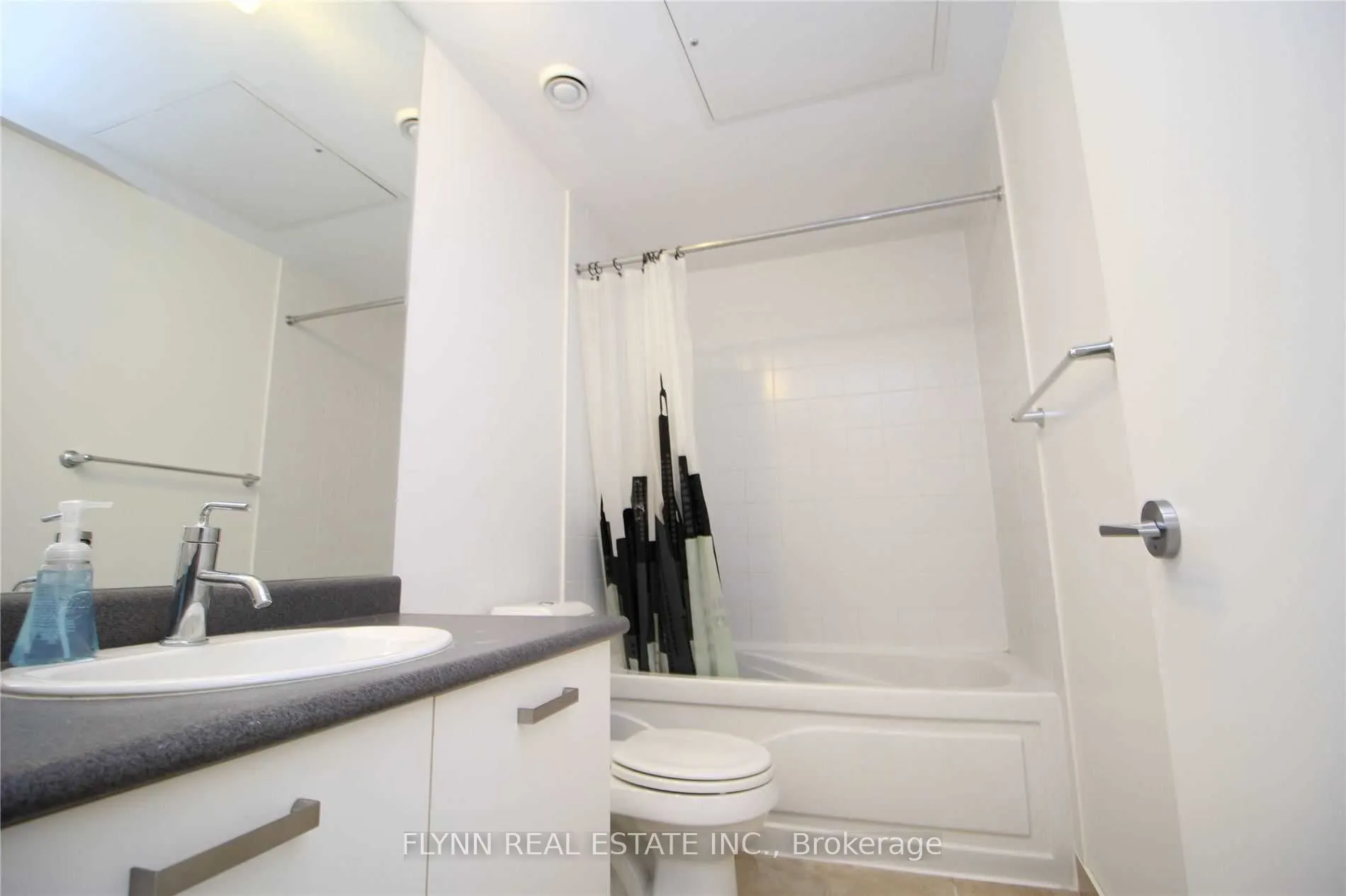 832 Bay Street, #3207