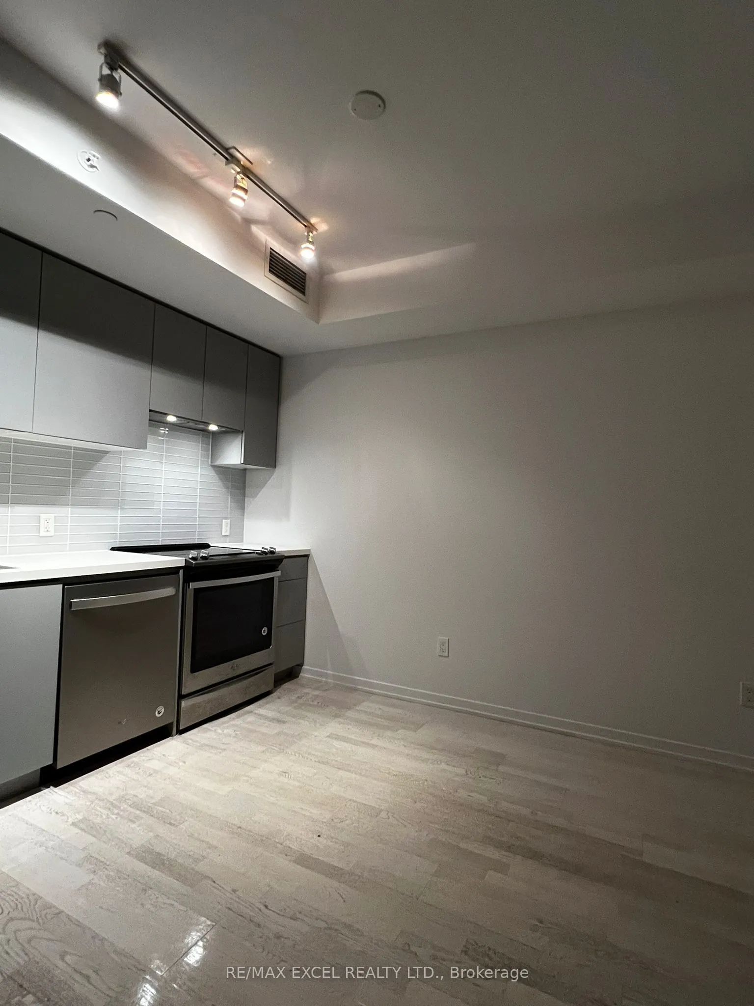 60 Colborne Street, #1901