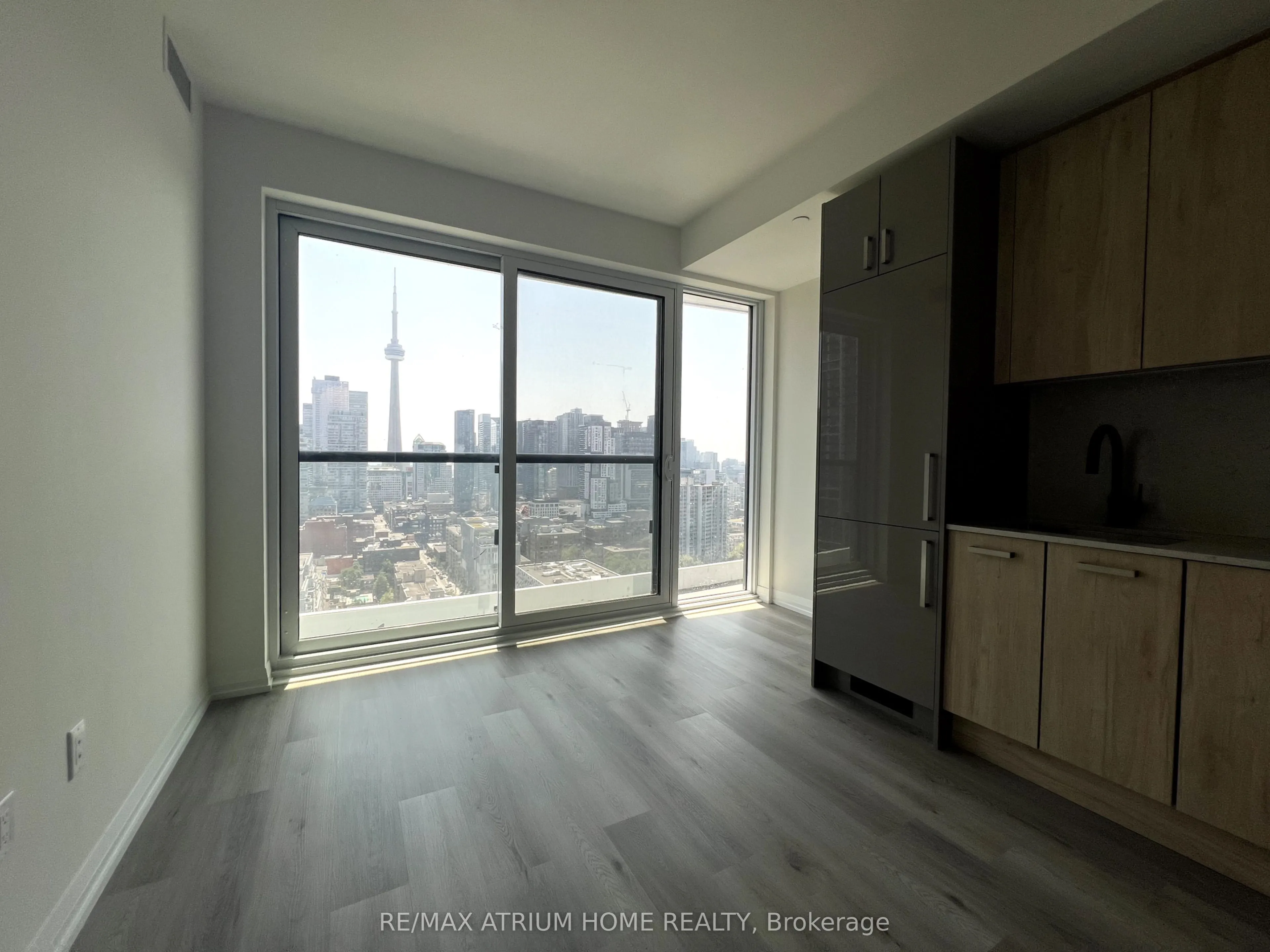 280 Dundas Street W, #2609