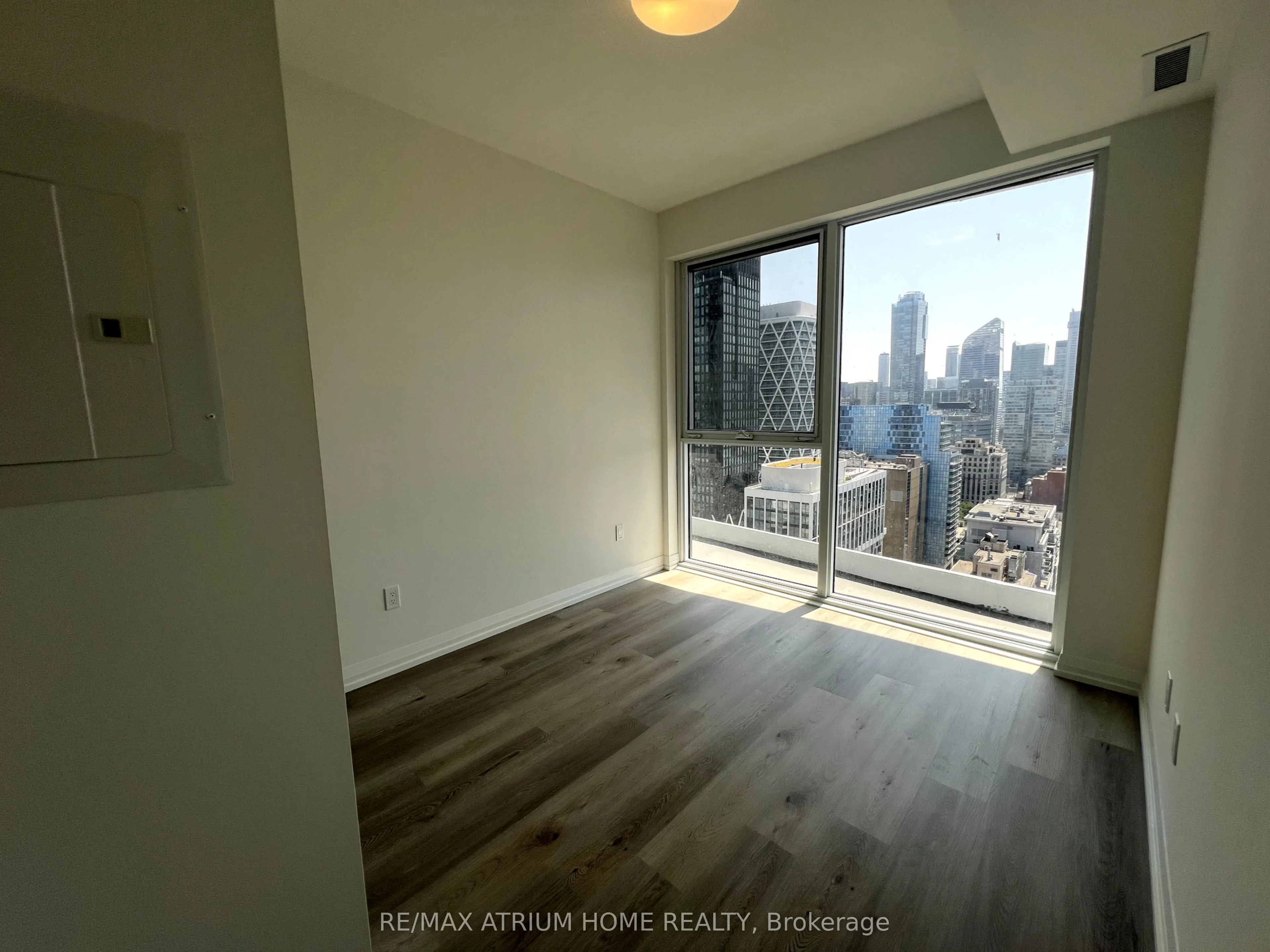 280 Dundas Street W, #2609