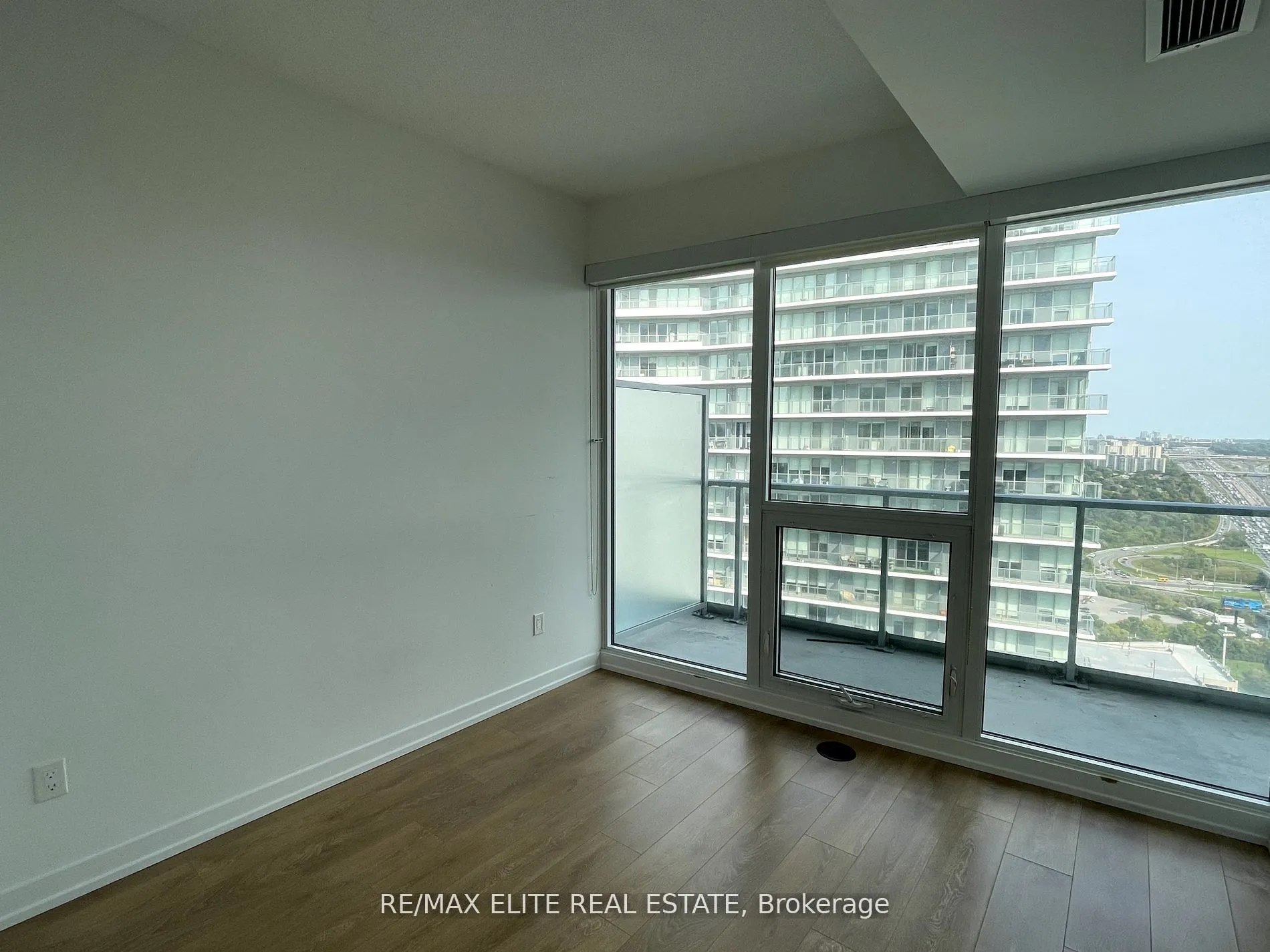 115 Mcmahon Drive, #3608