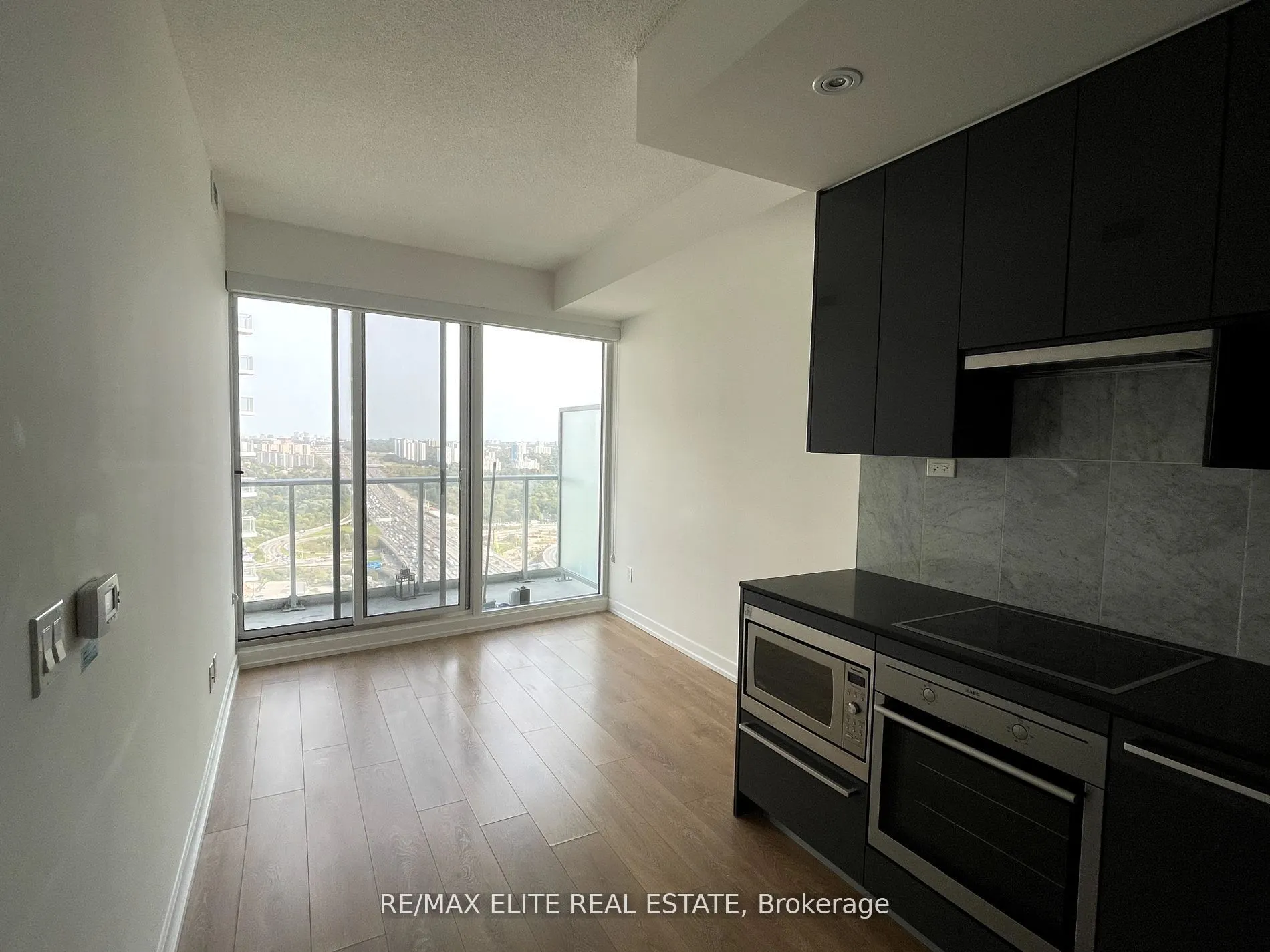 115 Mcmahon Drive, #3608