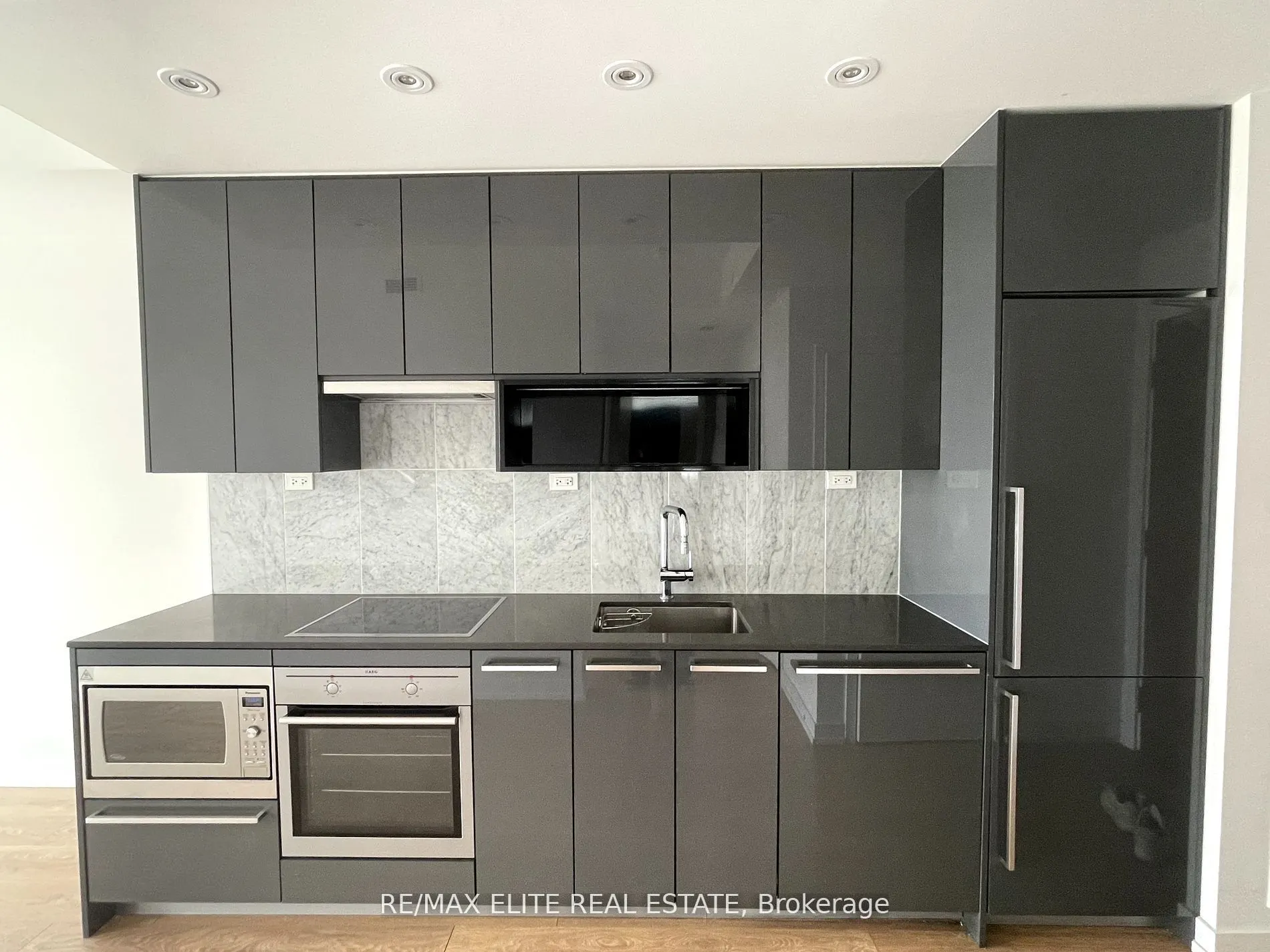 115 Mcmahon Drive, #3608