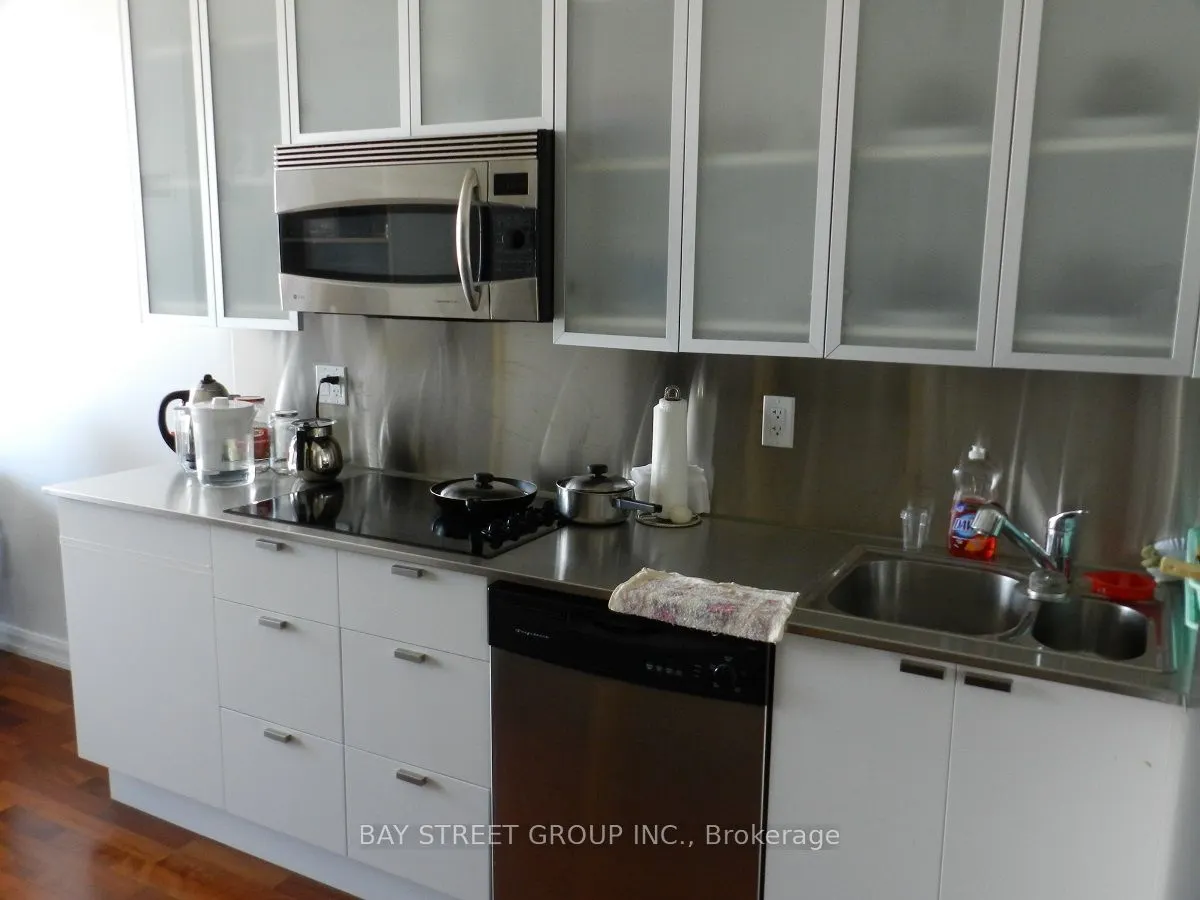111 ELIZABETH Street, #1806