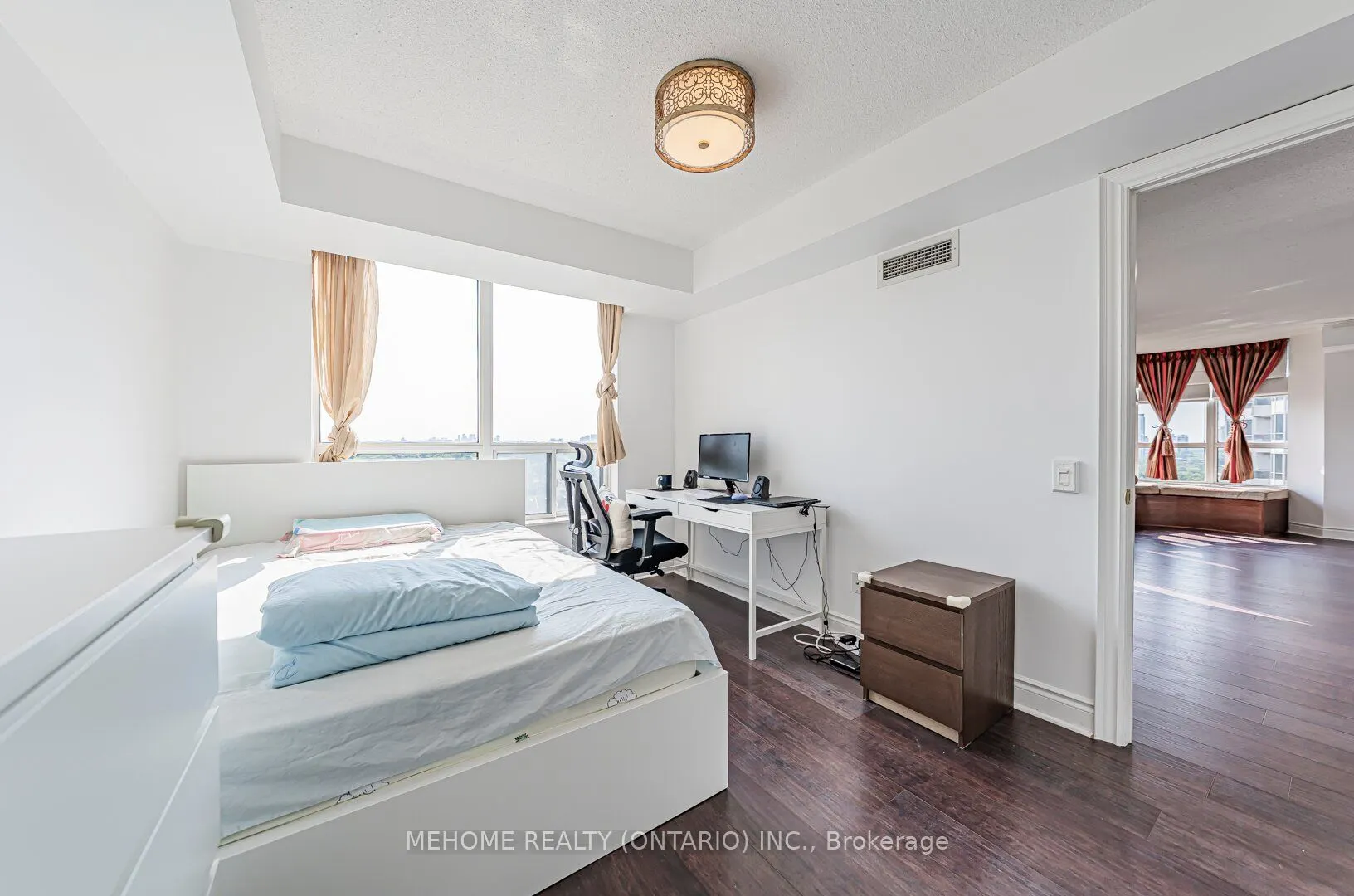 10 Northtown Way, #1304