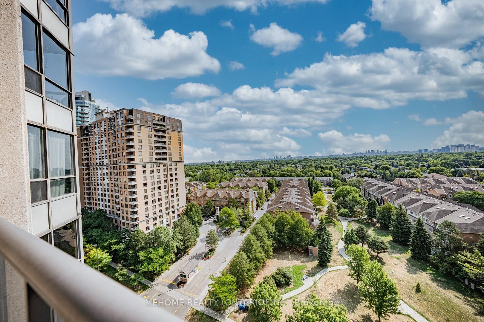 10 Northtown Way, #1304