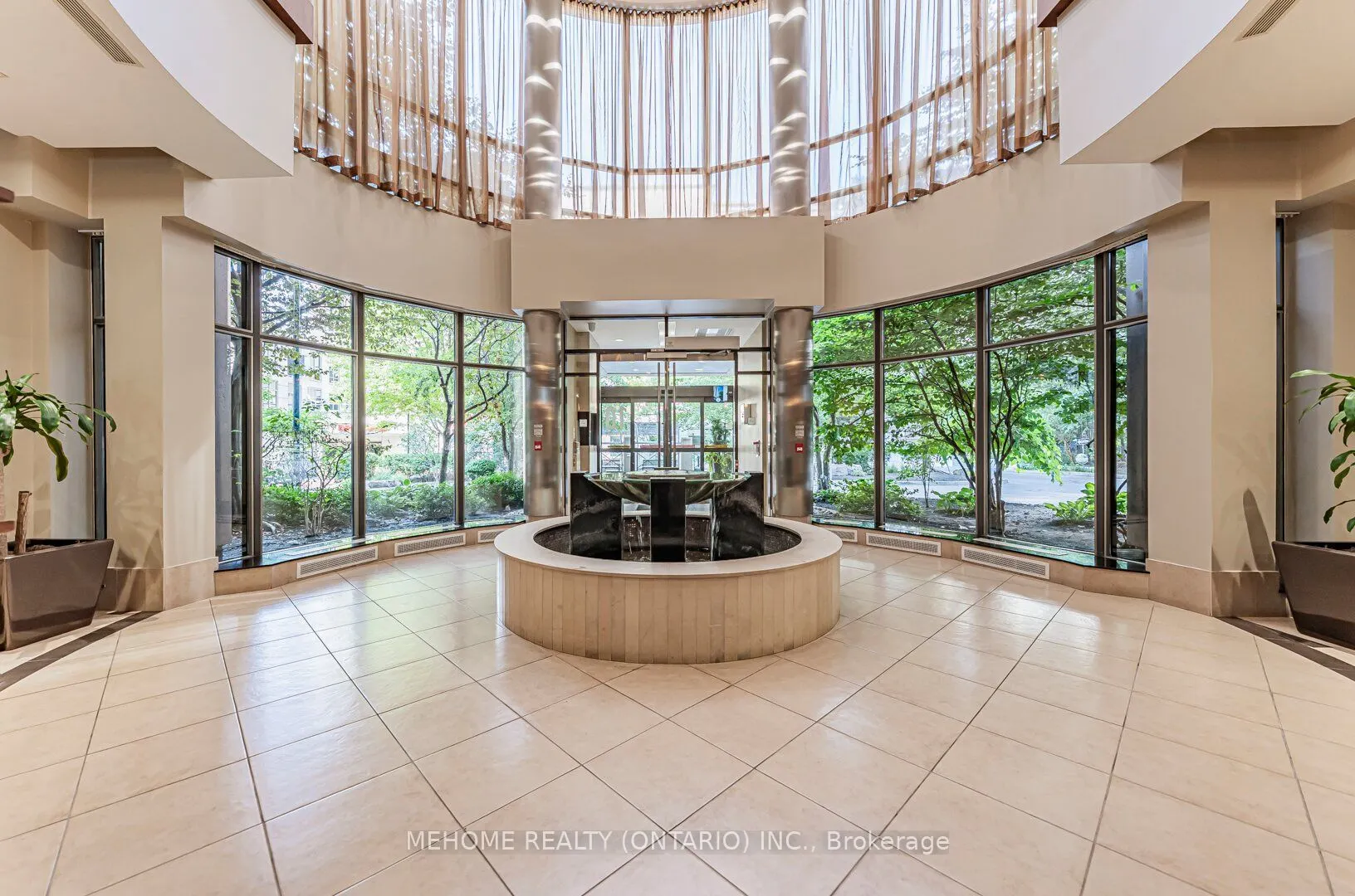 10 Northtown Way, #1304
