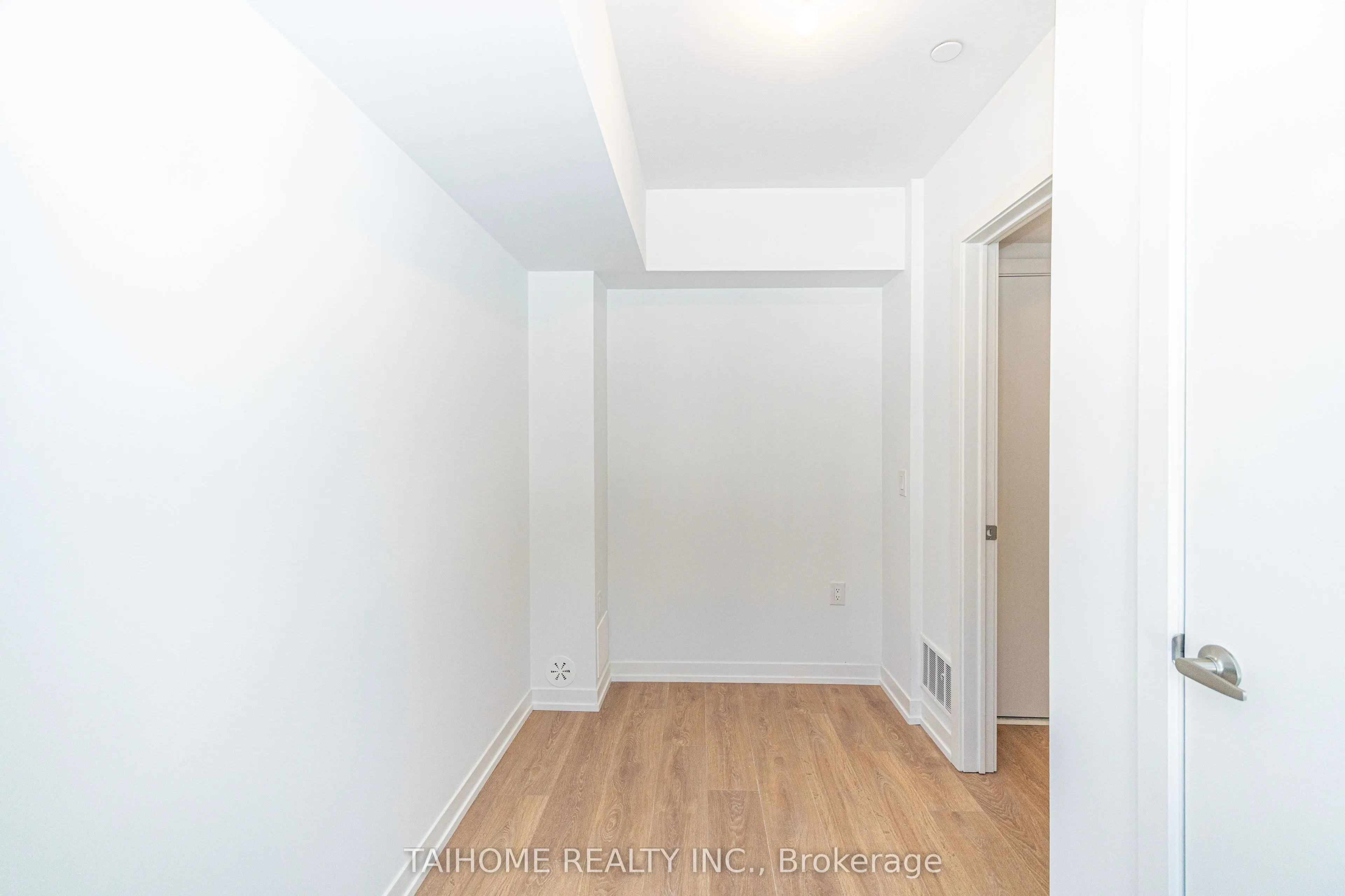 35 CASE OOTES Drive