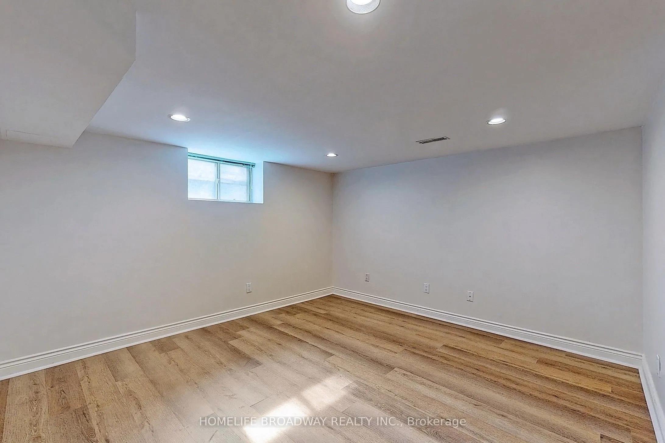 3 Hillholm Road, #Main