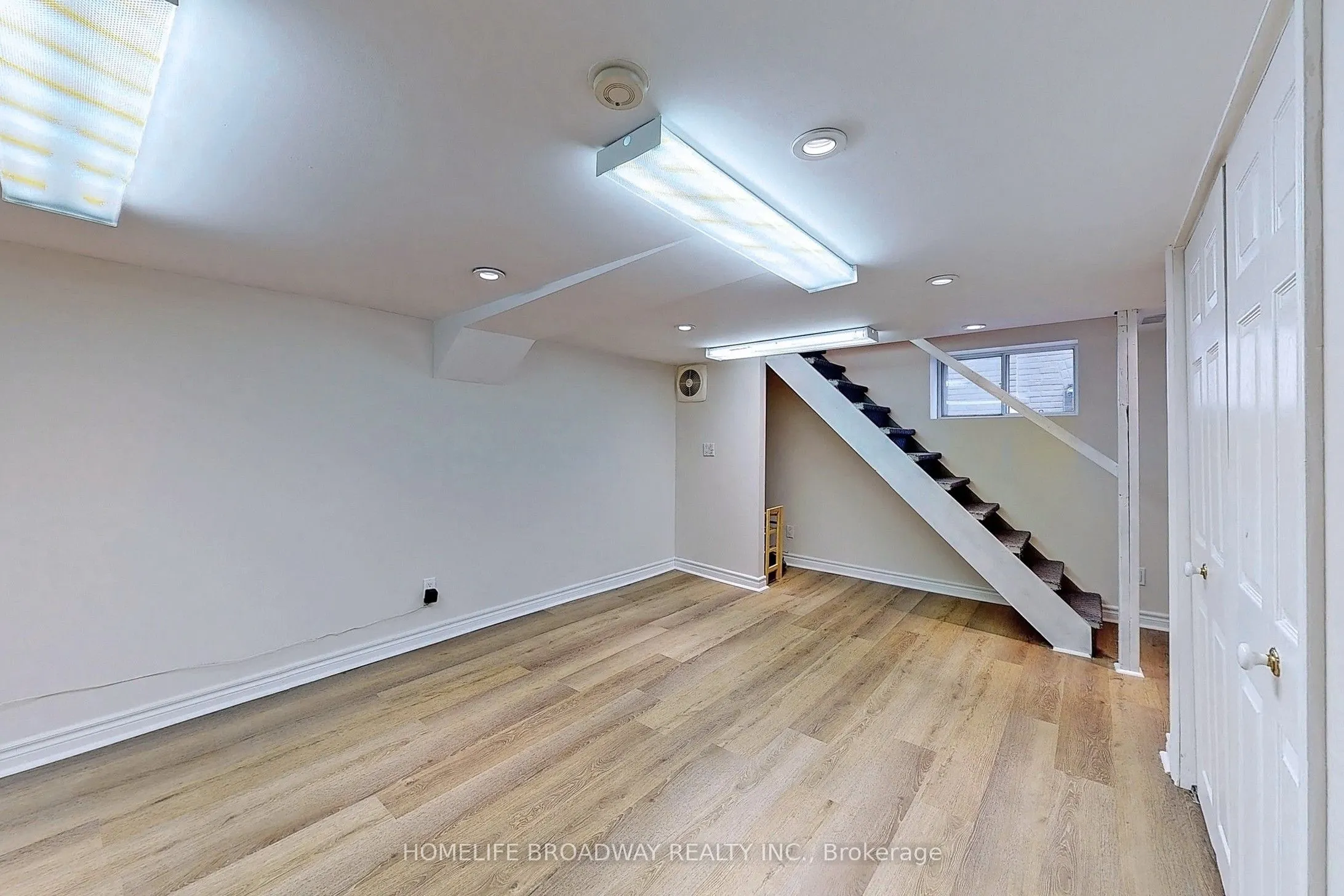 3 Hillholm Road, #Main