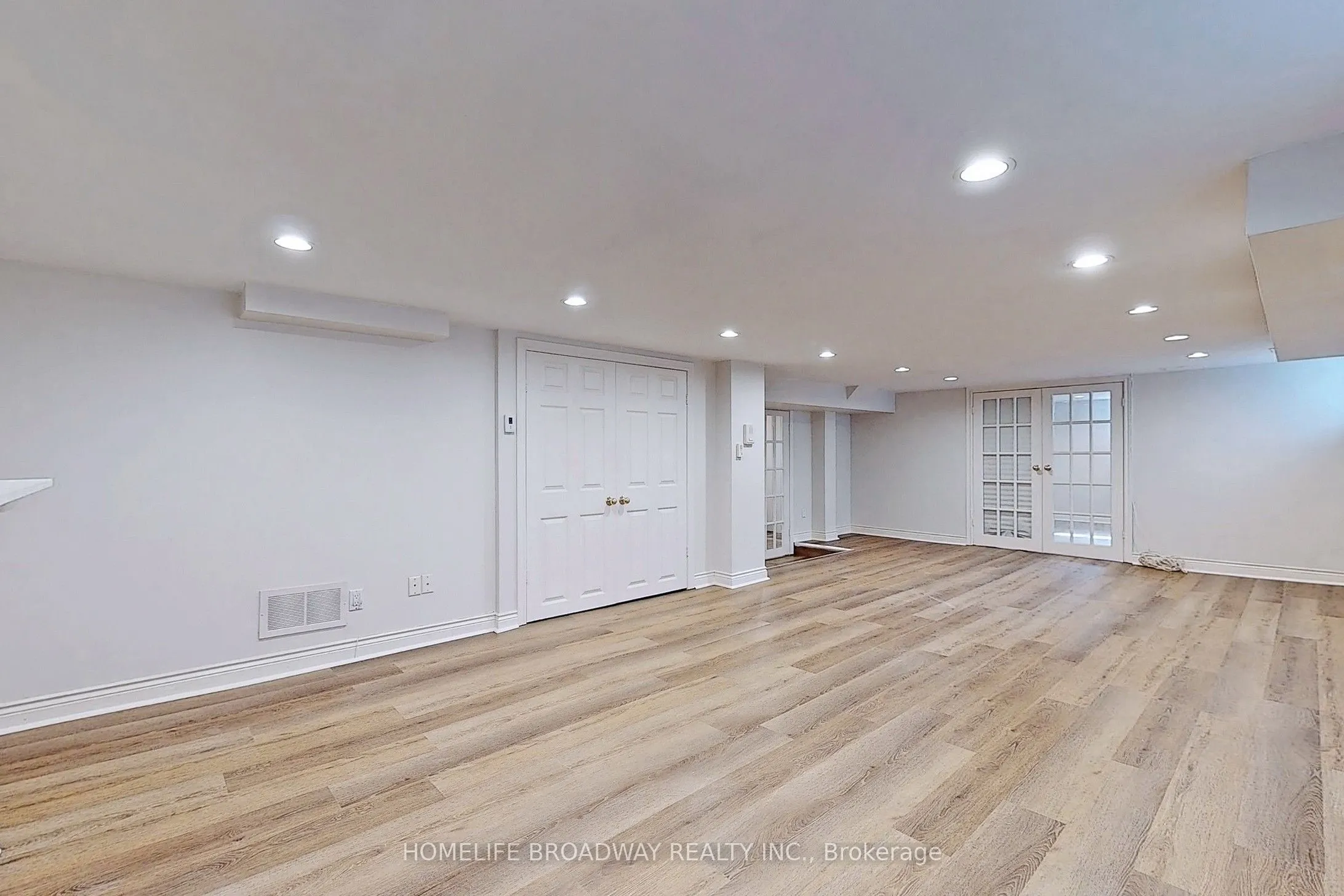 3 Hillholm Road, #Main