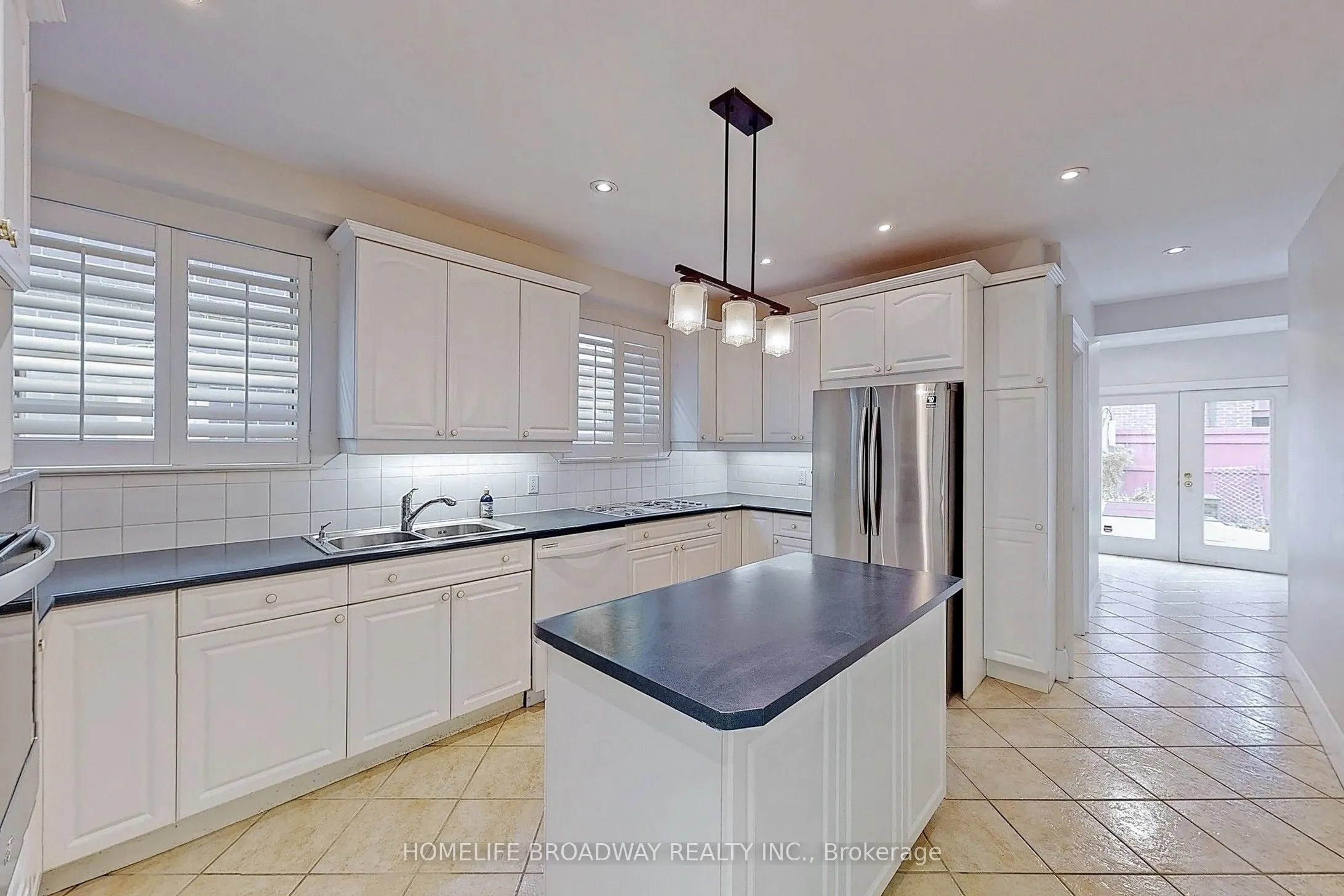 3 Hillholm Road, #Main