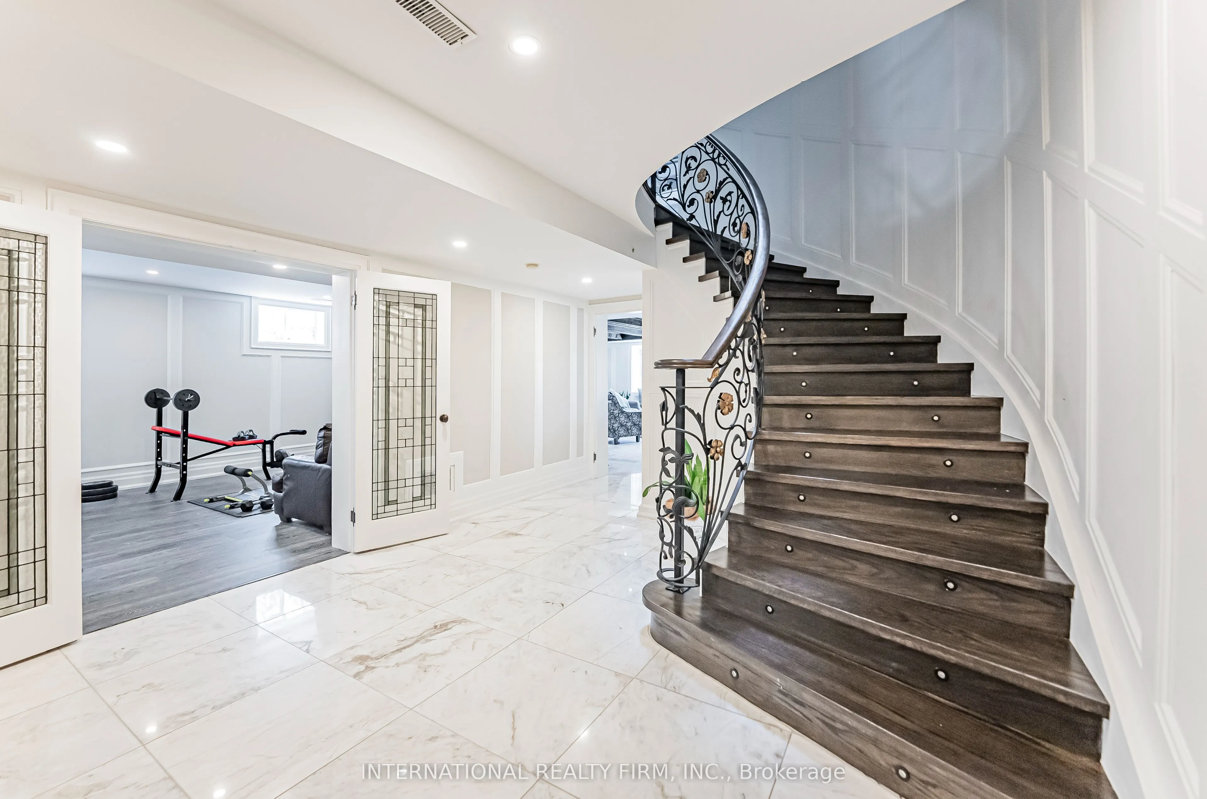 6 Penwood Crescent