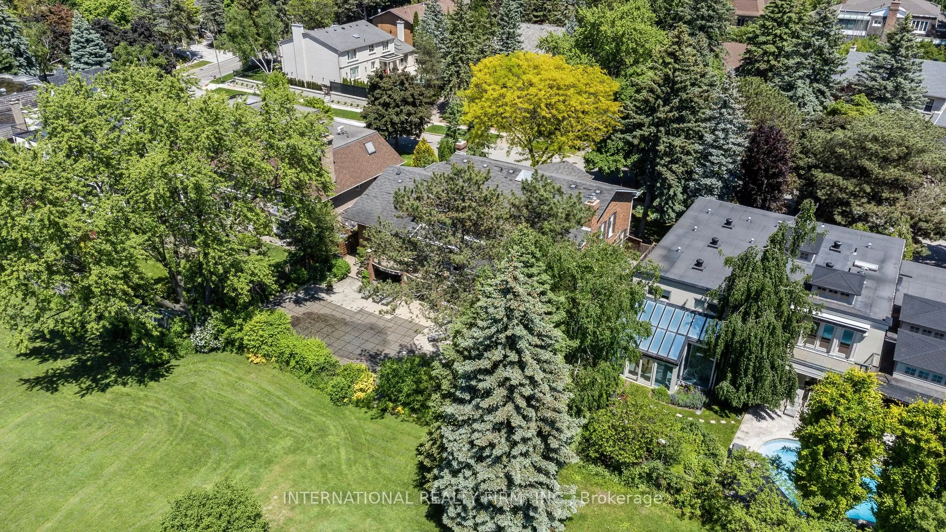 6 Penwood Crescent