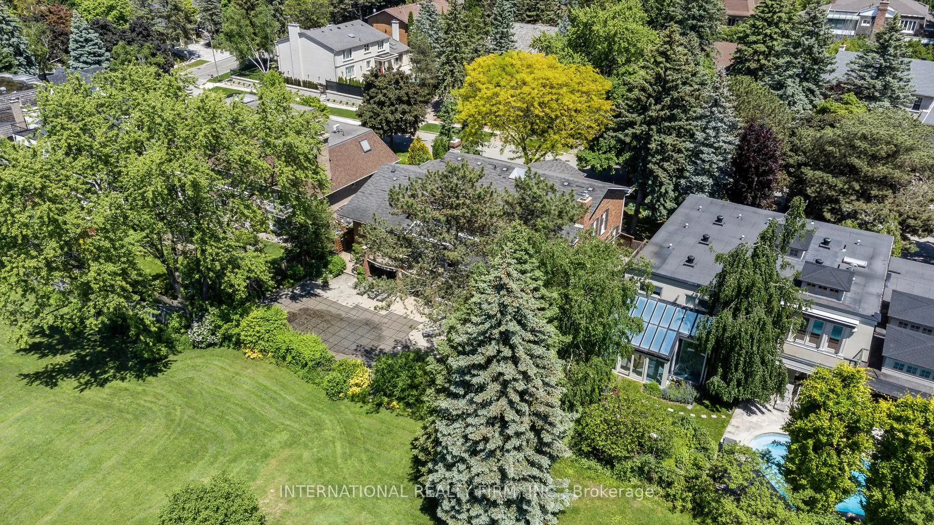 6 Penwood Crescent