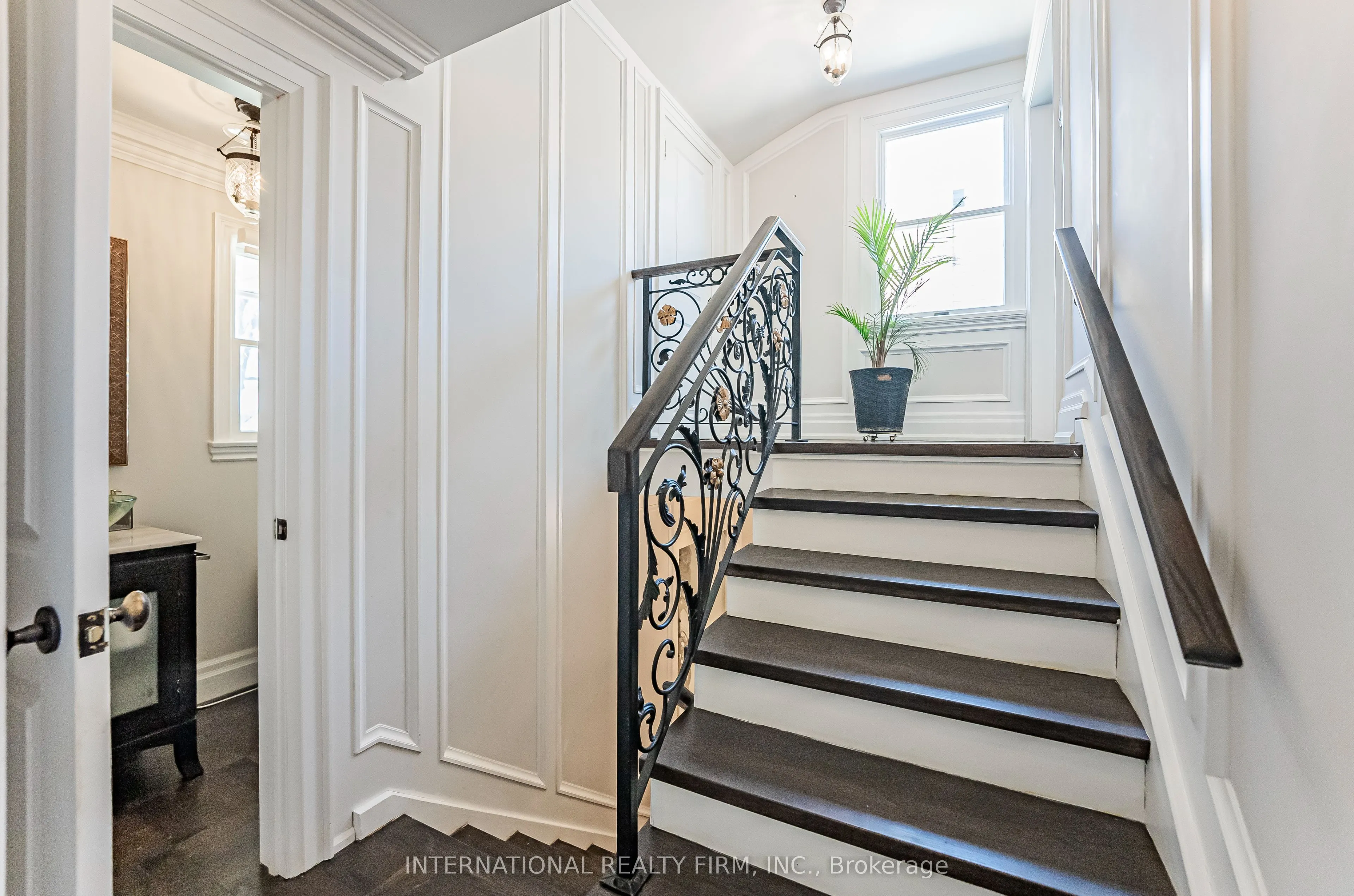 6 Penwood Crescent
