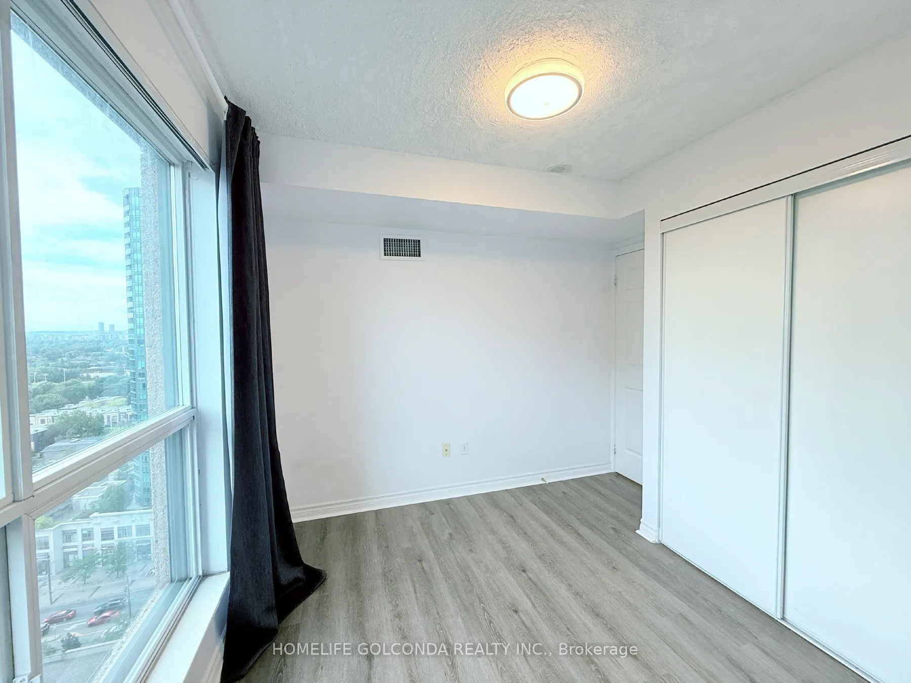 7 Lorraine Drive, #2306