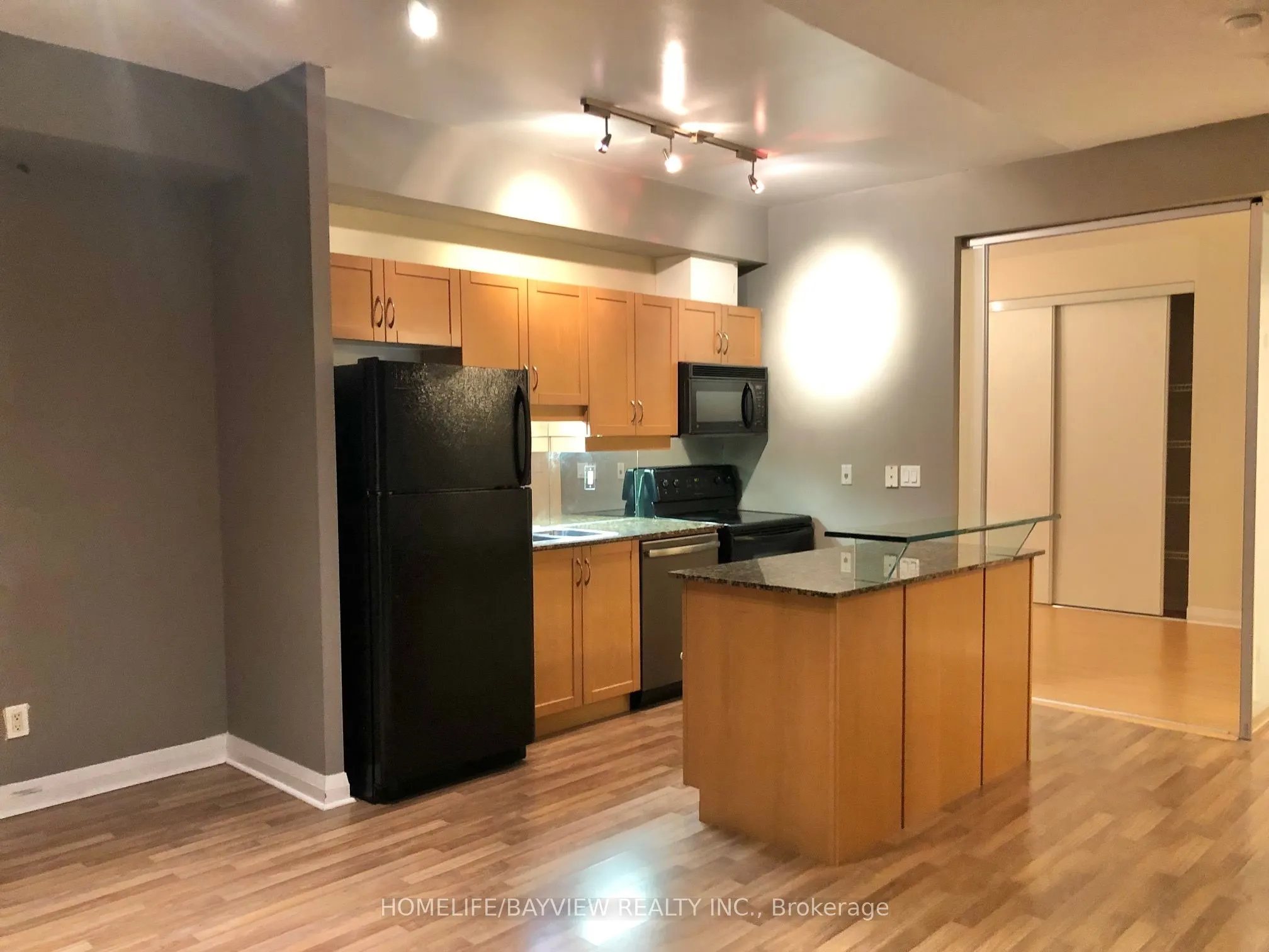 220 Victoria Street, #1408