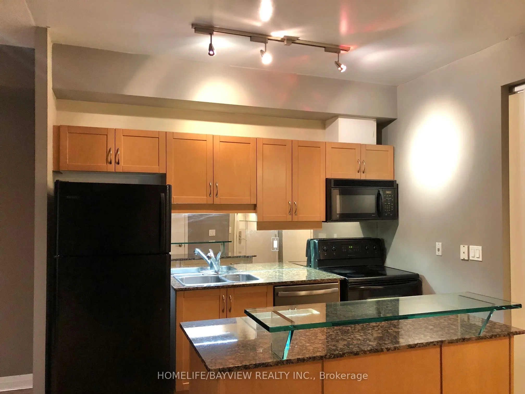 220 Victoria Street, #1408