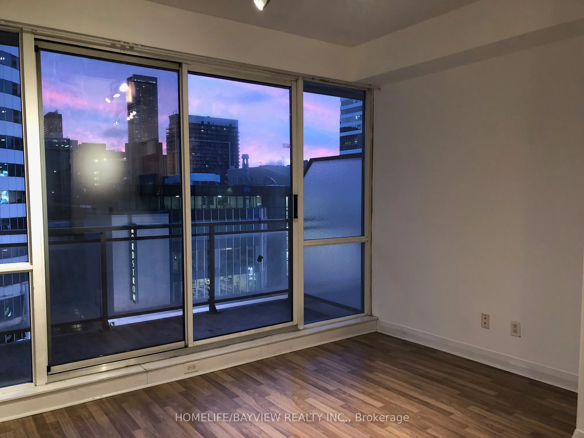 220 Victoria Street, #1408