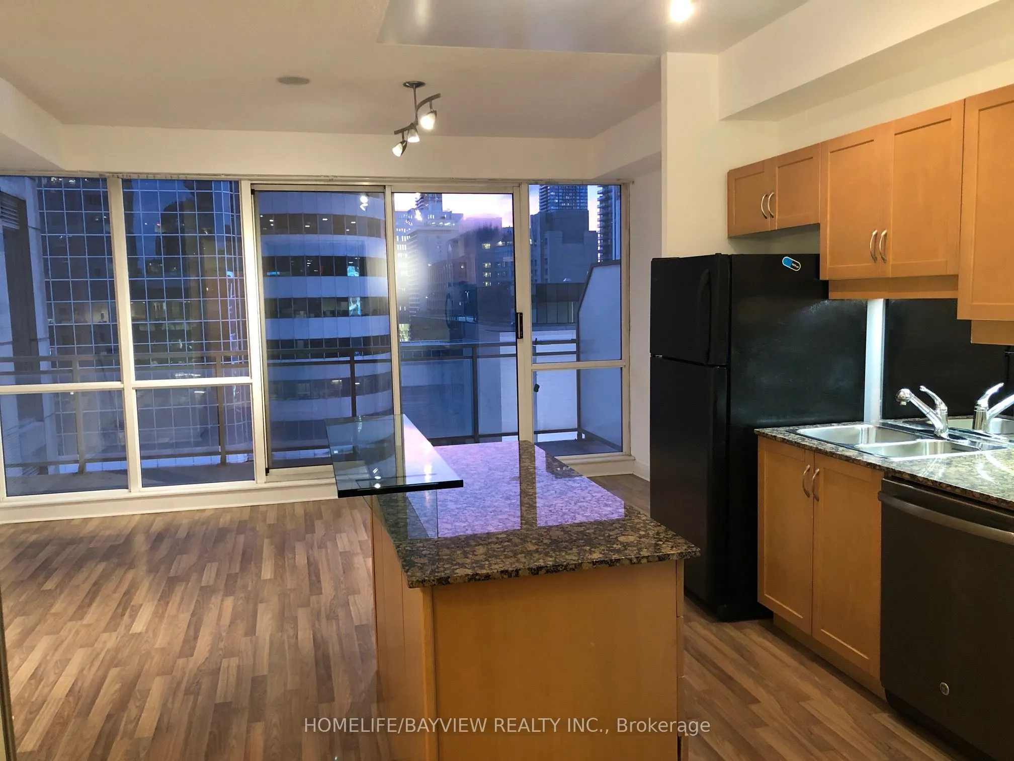 220 Victoria Street, #1408
