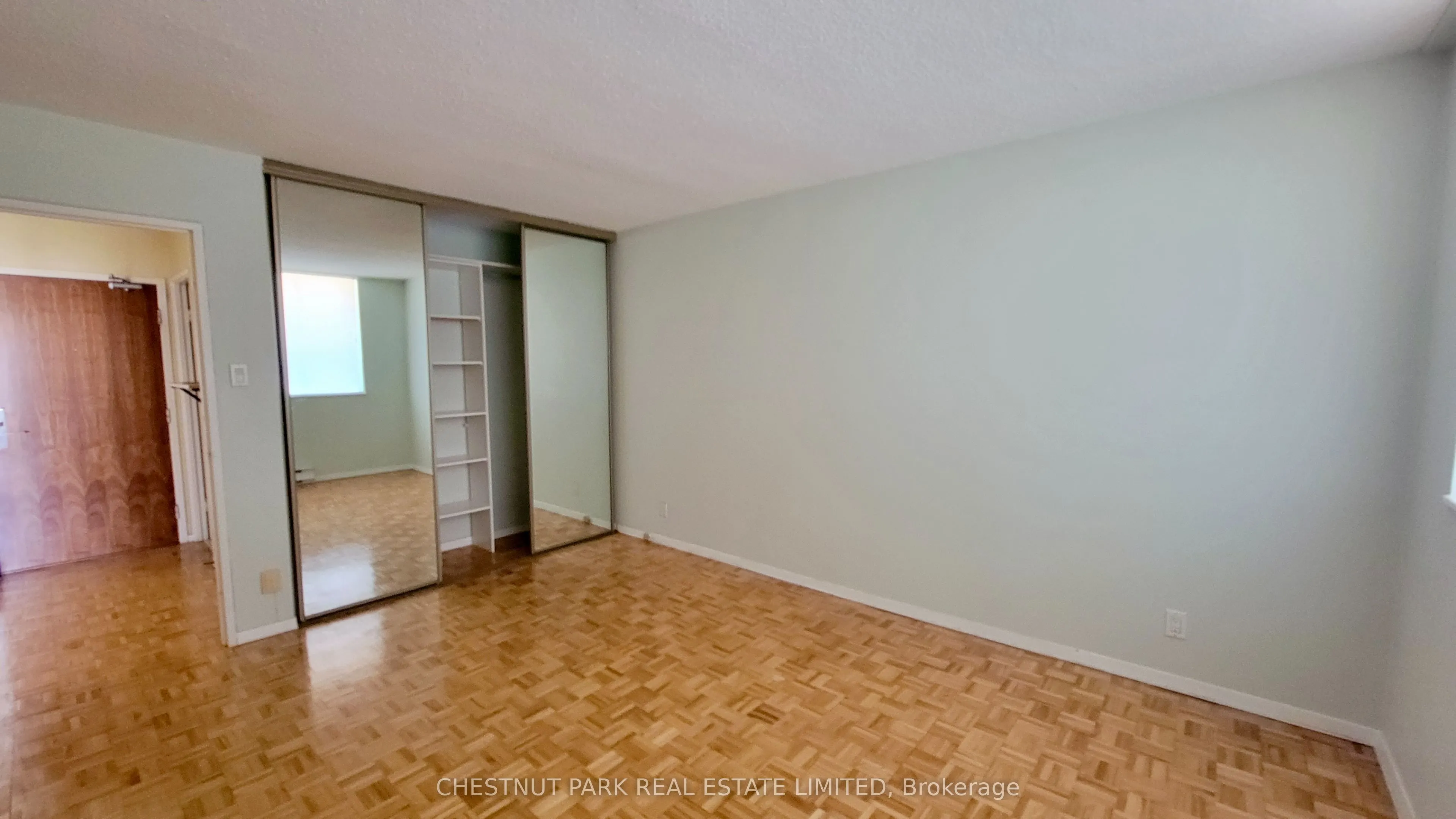 914 Yonge Street, #1707