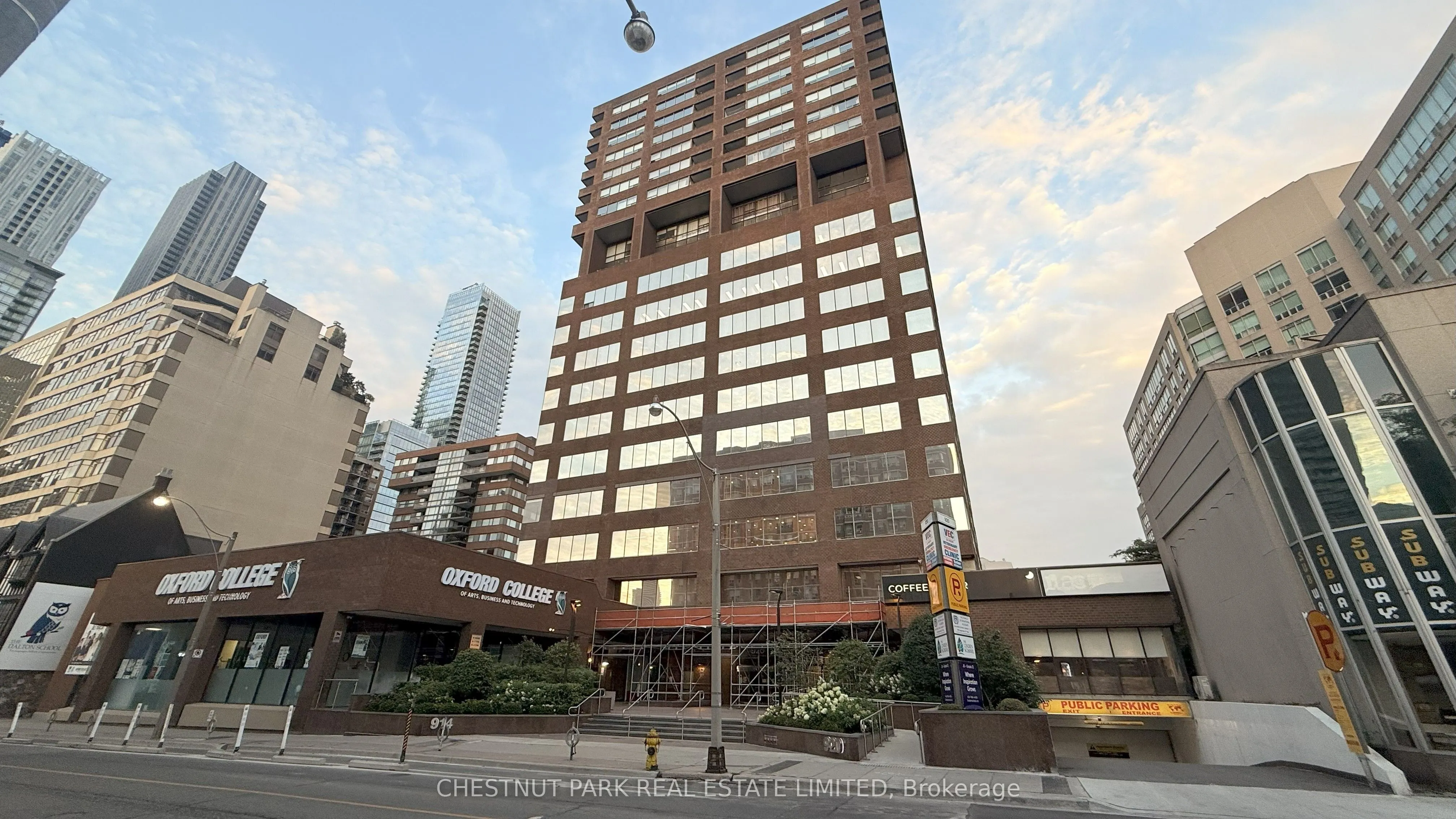914 Yonge Street, #1707
