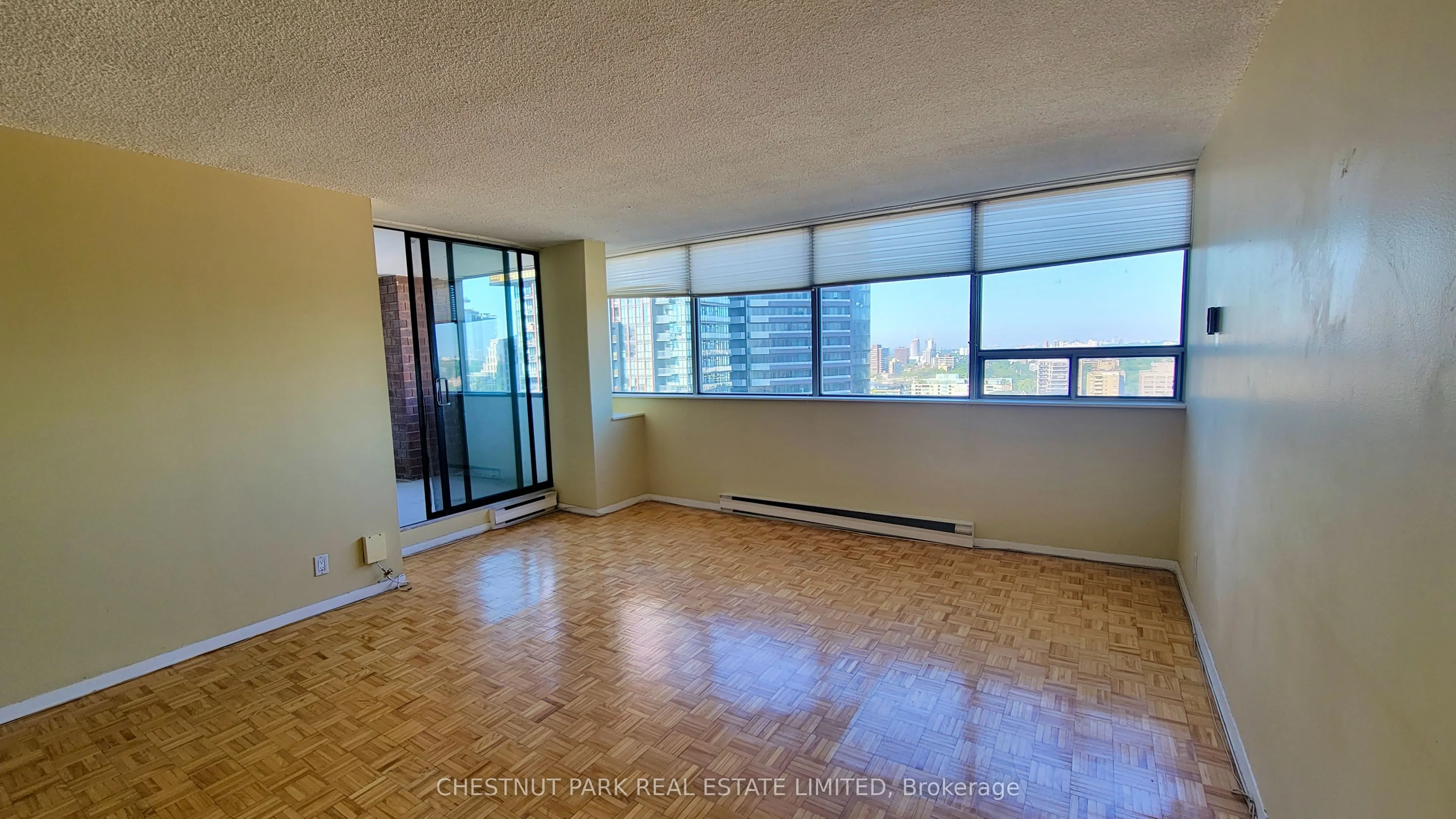 914 Yonge Street, #1707