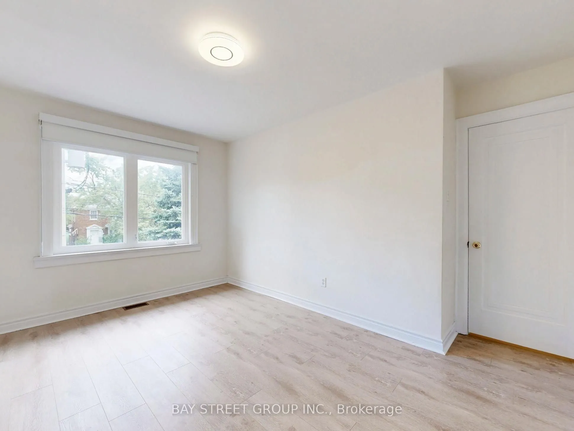 663 Eglinton Avenue E