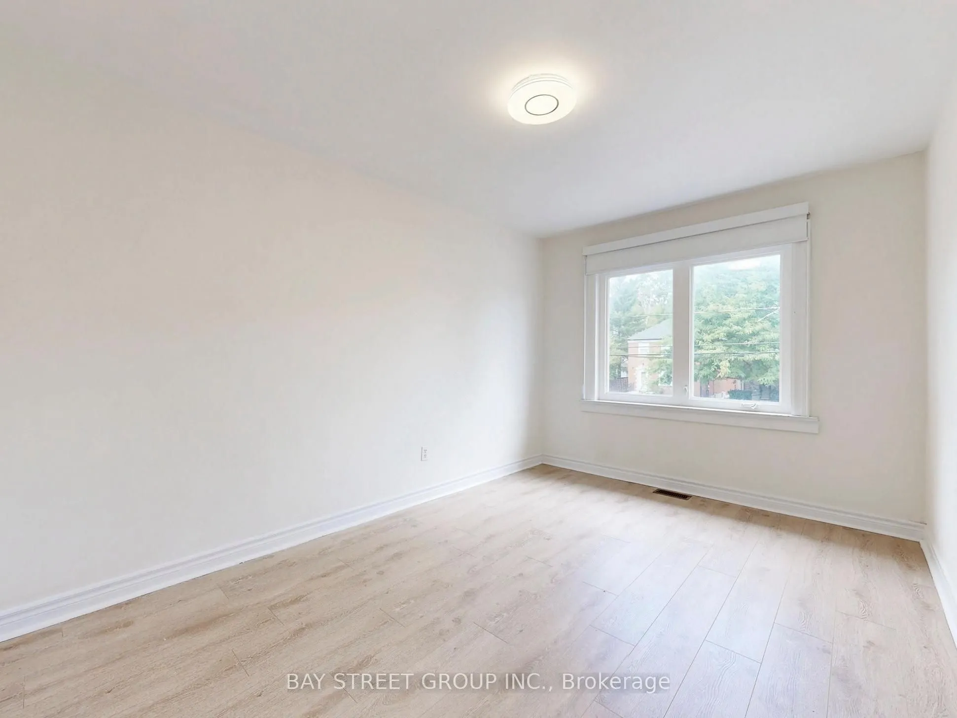 663 Eglinton Avenue E